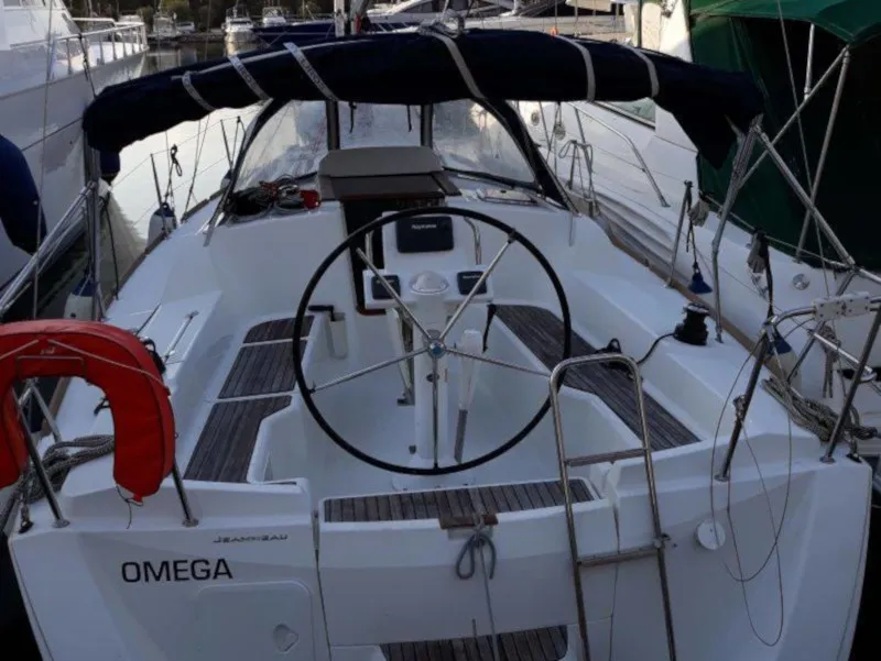 Sun Odyssey 33i Omega的游艇照片 2