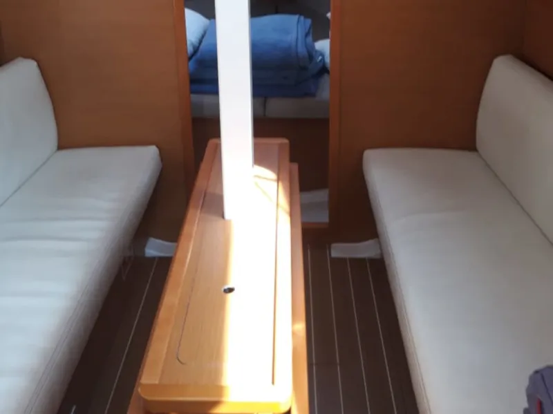 Sun Odyssey 33i Britannia — jahtikuva 4