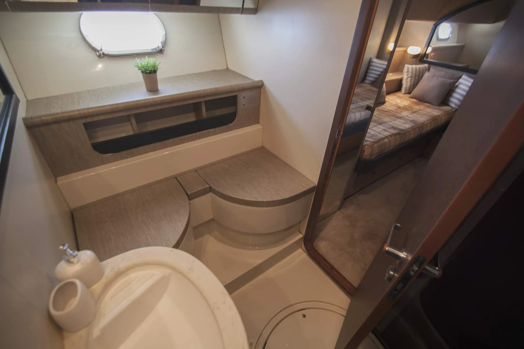 Ferretti 58 Ferretti — yacht photo 7