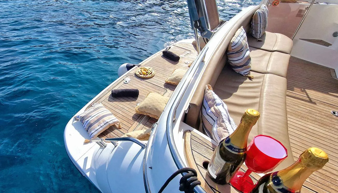Fairlane Phantom 43 Fairline — yacht photo 7