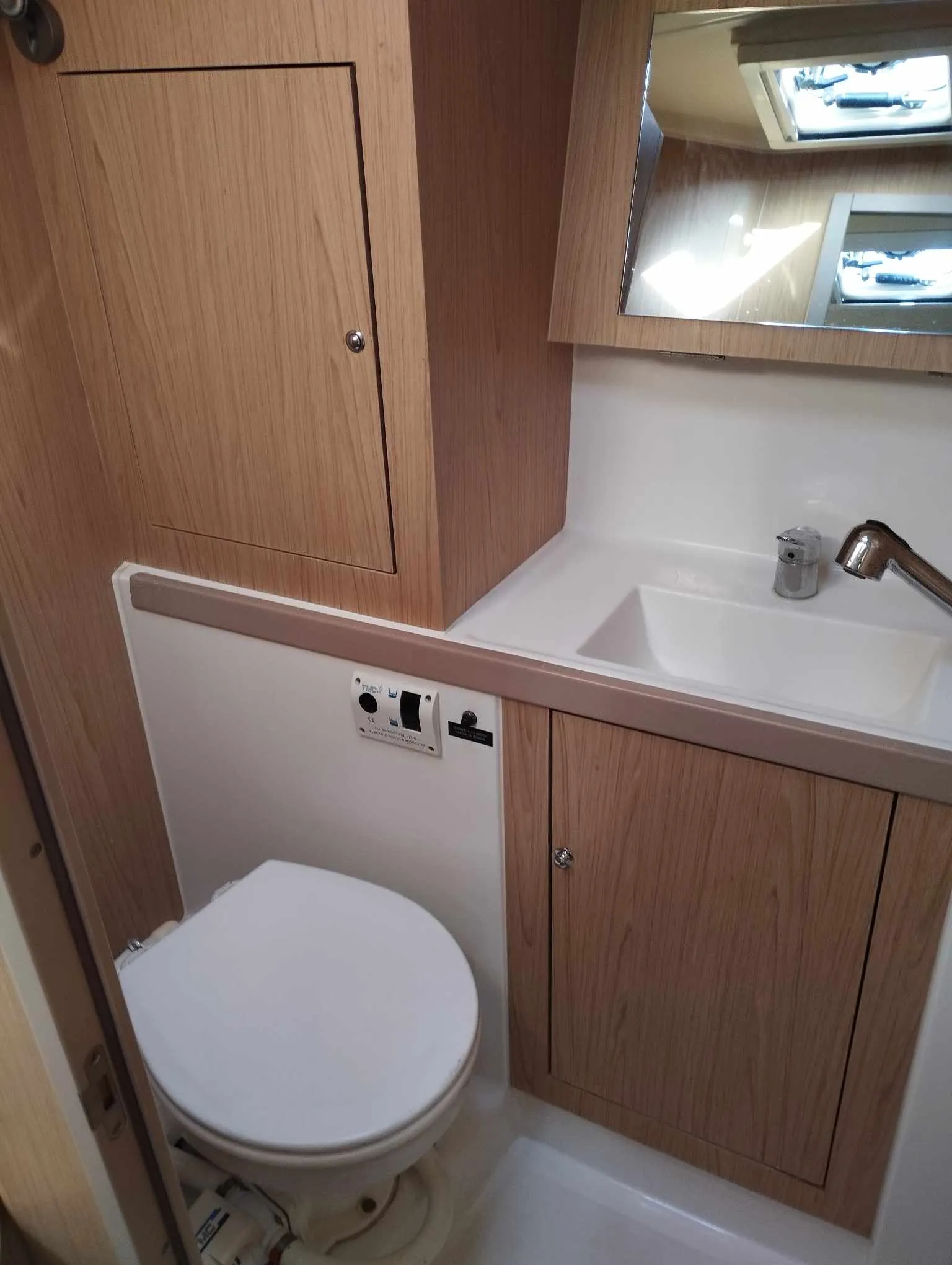 Oceanis 41.1 AGINOR "Sails 2025" — foto del yate n.º 5