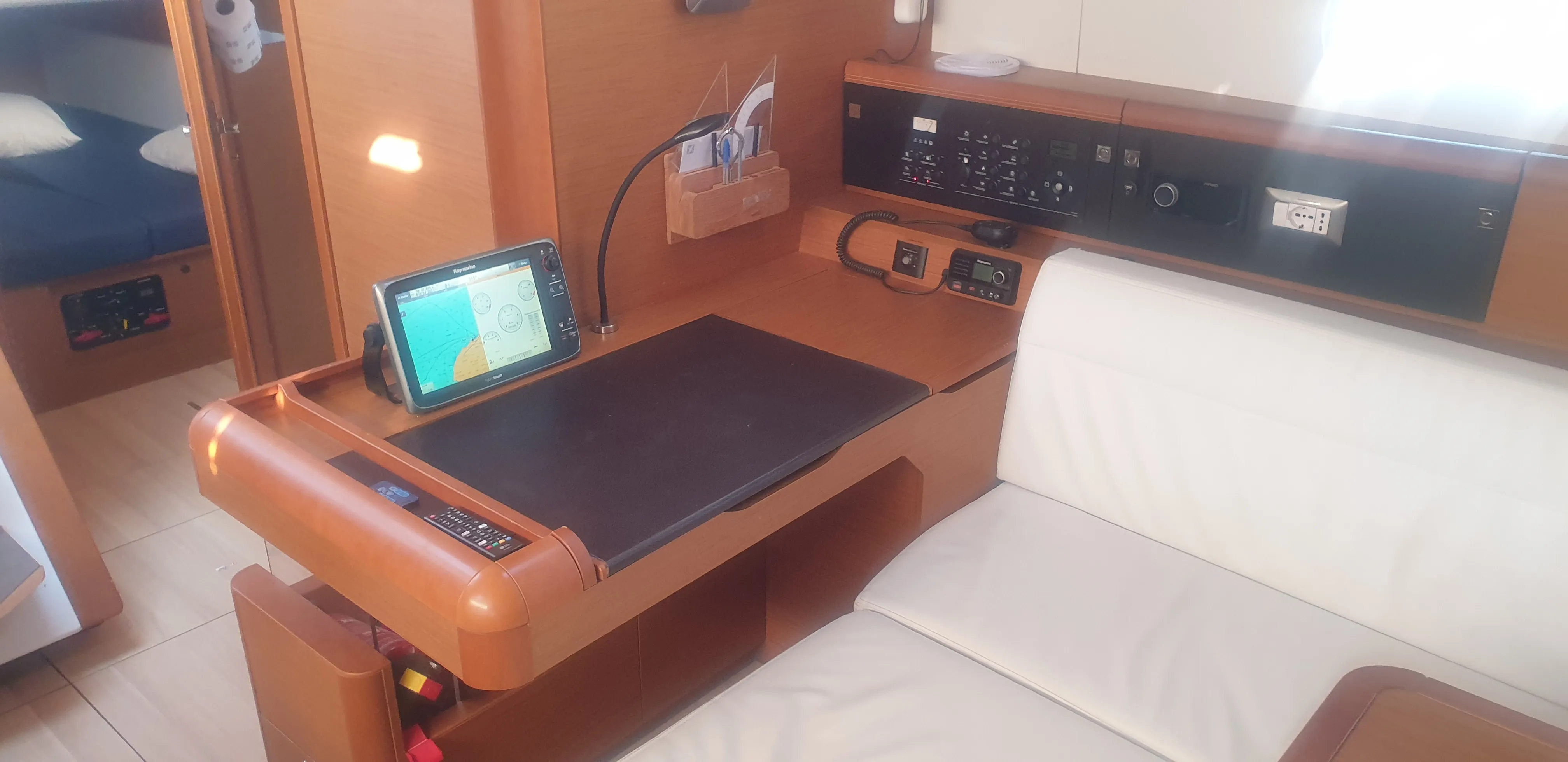 Sun Odyssey 519 In A Silent Way — yacht photo 8