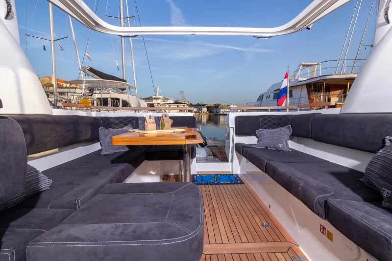Marex 360 Cabriolet Cruiser 7 Happy days — fotografia jachty 2