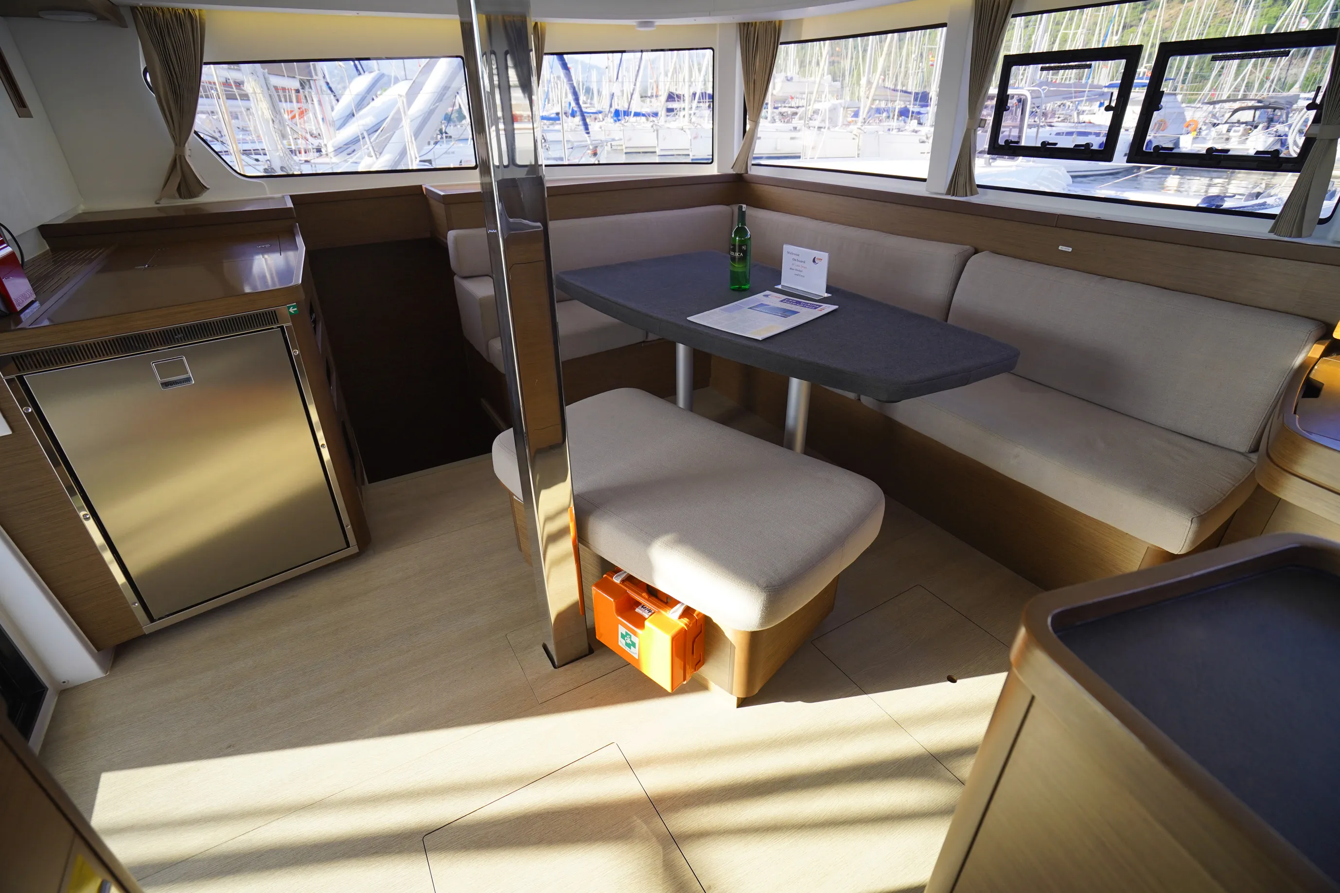 Lagoon 42 Little Dream — yacht photo 2