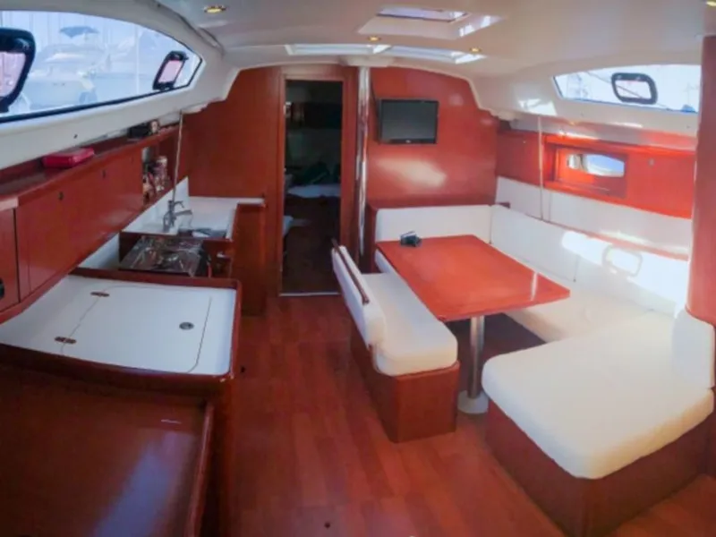 Oceanis 43 — jahtikuva 2