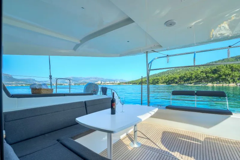 Lagoon 42 OLYNTHA — fotografia jachty 4