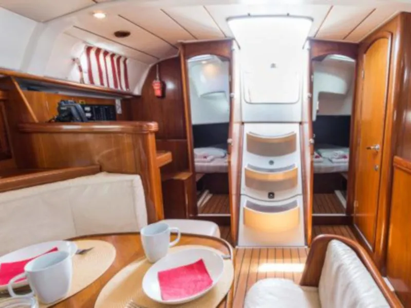 Oceanis 411 Simonetta (Bow Thruster, electric heads, Solar Panel) — foto del yate n.º 11