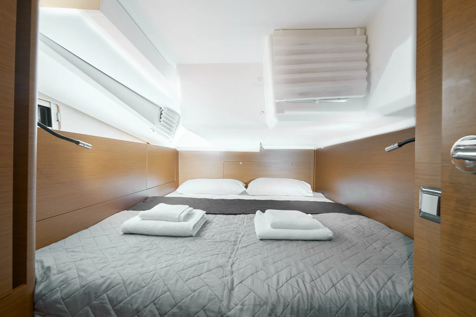 Sun Odyssey 440 Nymeria — jahtikuva 2