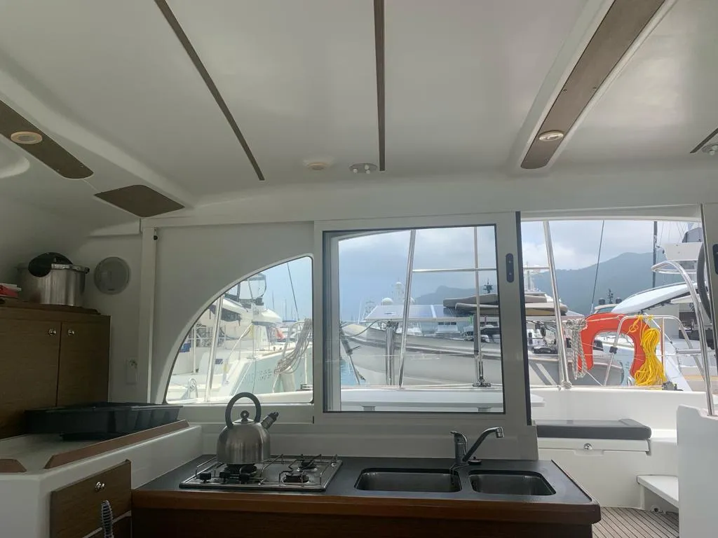 Lagoon 380 Pampero — φωτογραφία σκάφους 16