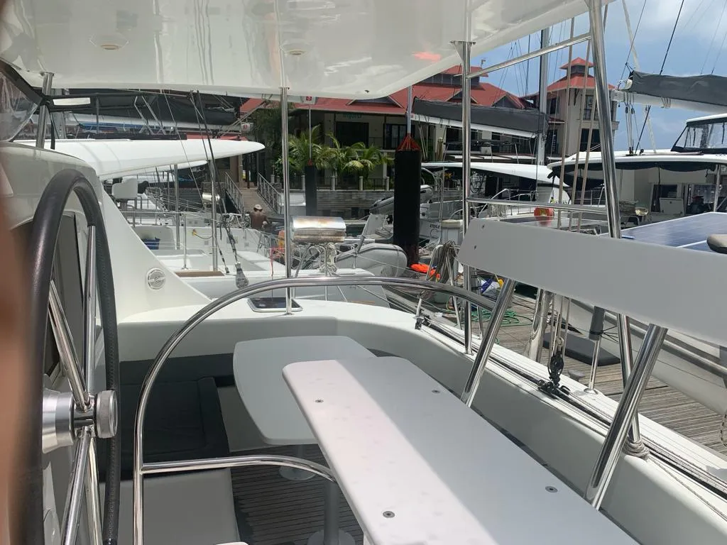 Lagoon 380 Pampero — φωτογραφία σκάφους 12