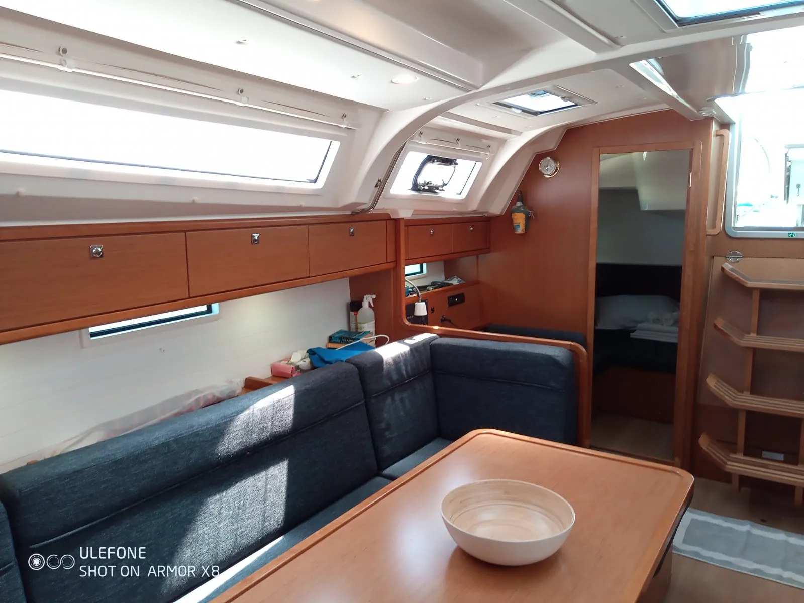 Bavaria Cruiser 41 — фотография яхты 28