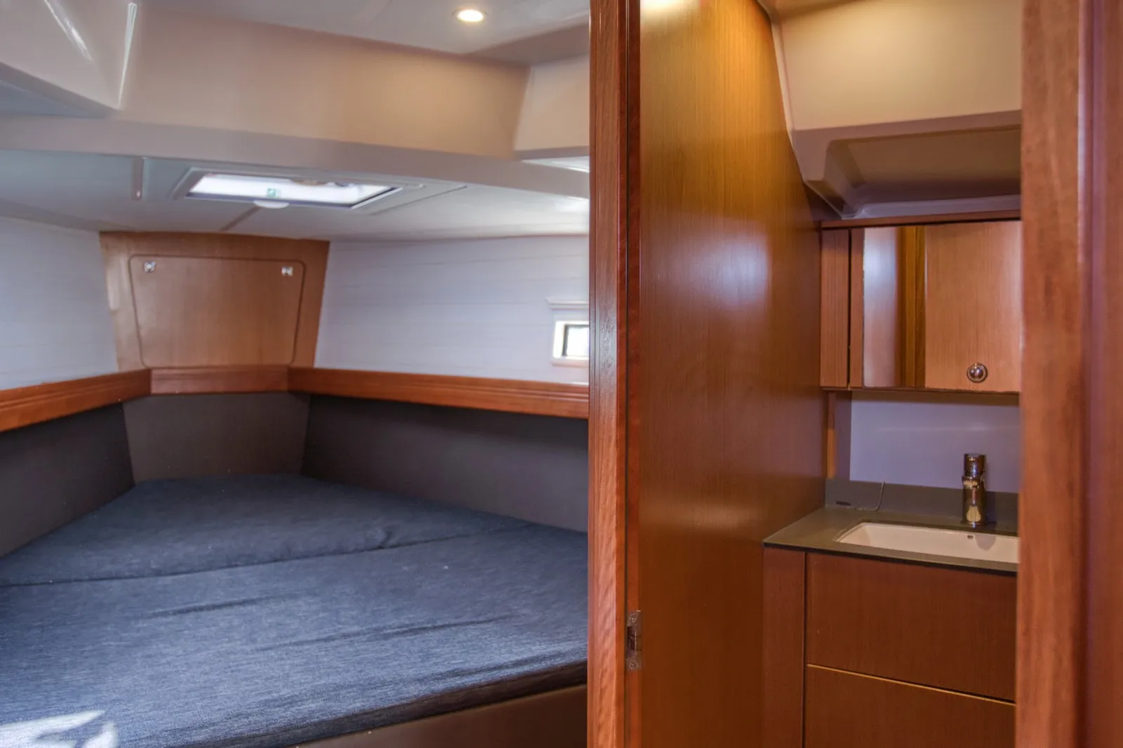 Bavaria Cruiser 41 — фотография яхты 15