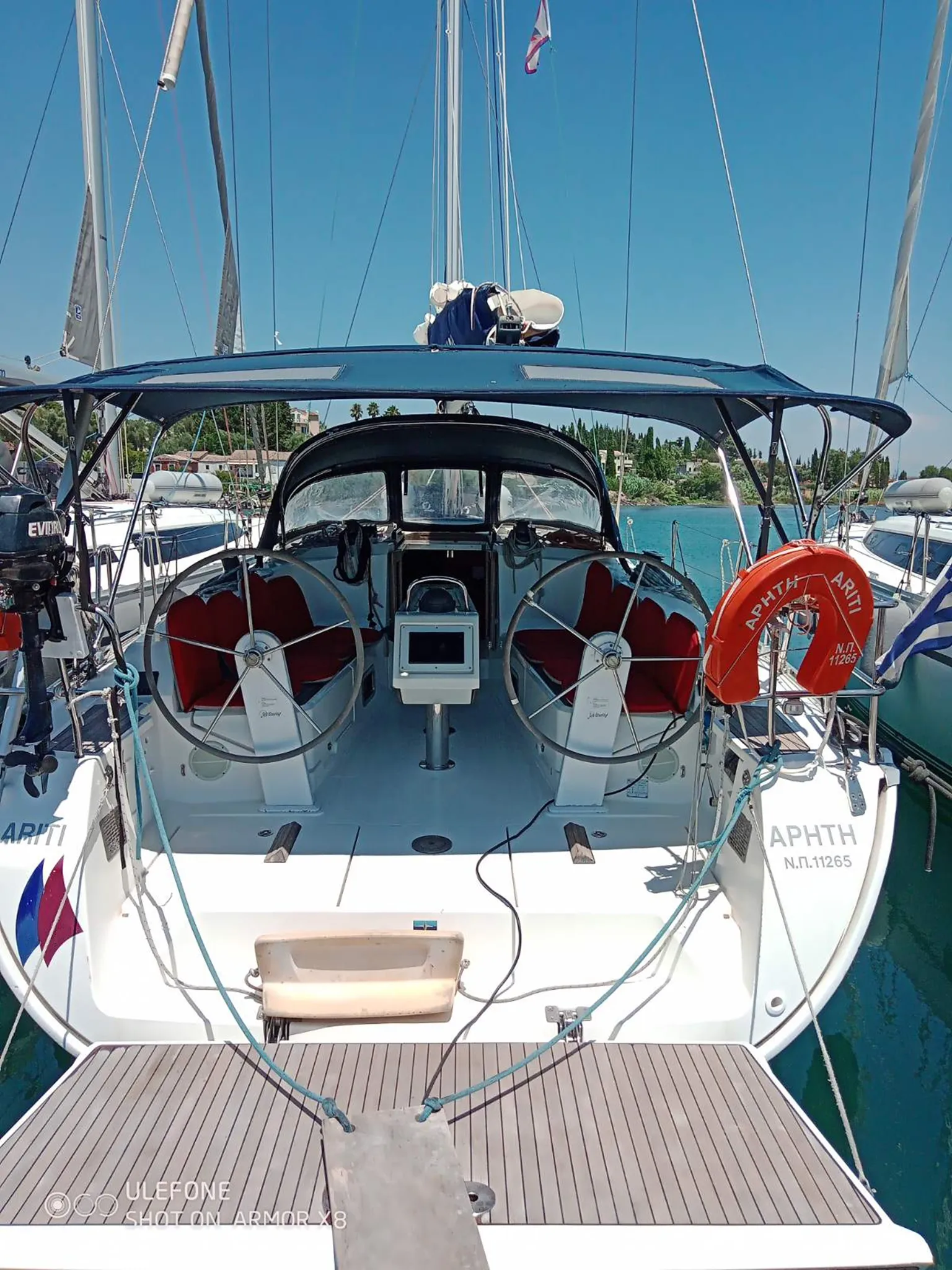 Bavaria Cruiser 41 — фотография яхты 32