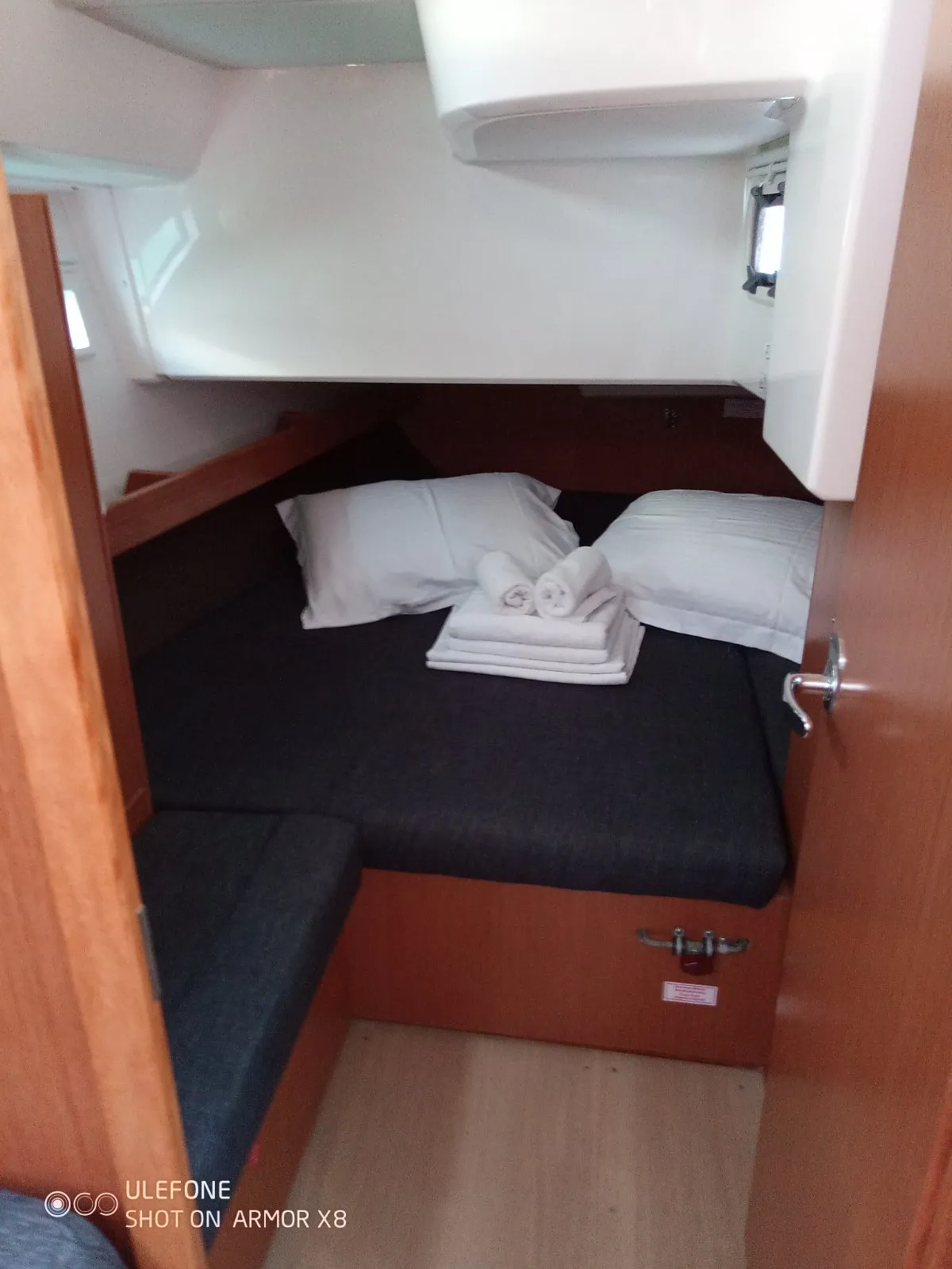 Bavaria Cruiser 41 — фотография яхты 22