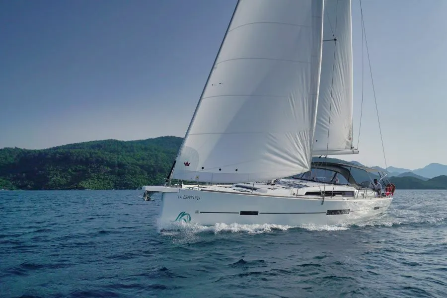 Dufour 520 Grand Large La Esperanza — yacht photo 2