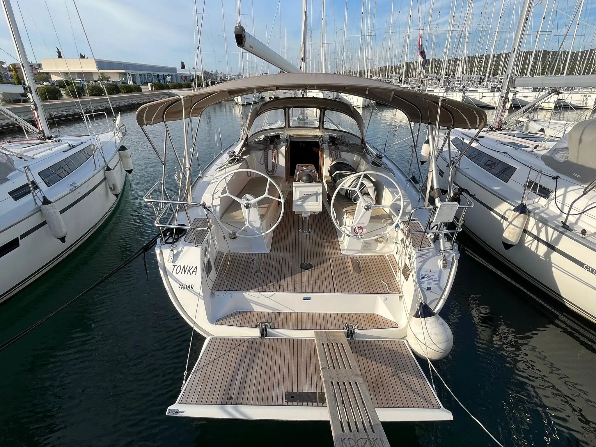 Bavaria Cruiser 41 TONKA — фотография яхты 6