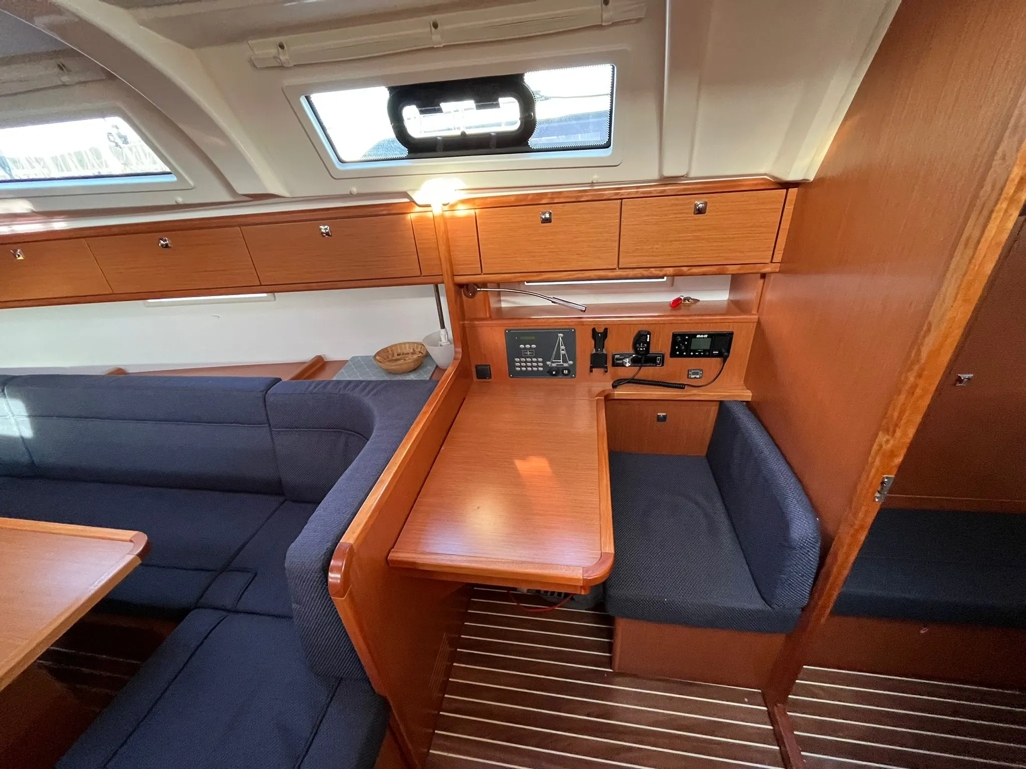 Bavaria Cruiser 41 TONKA — фотография яхты 9