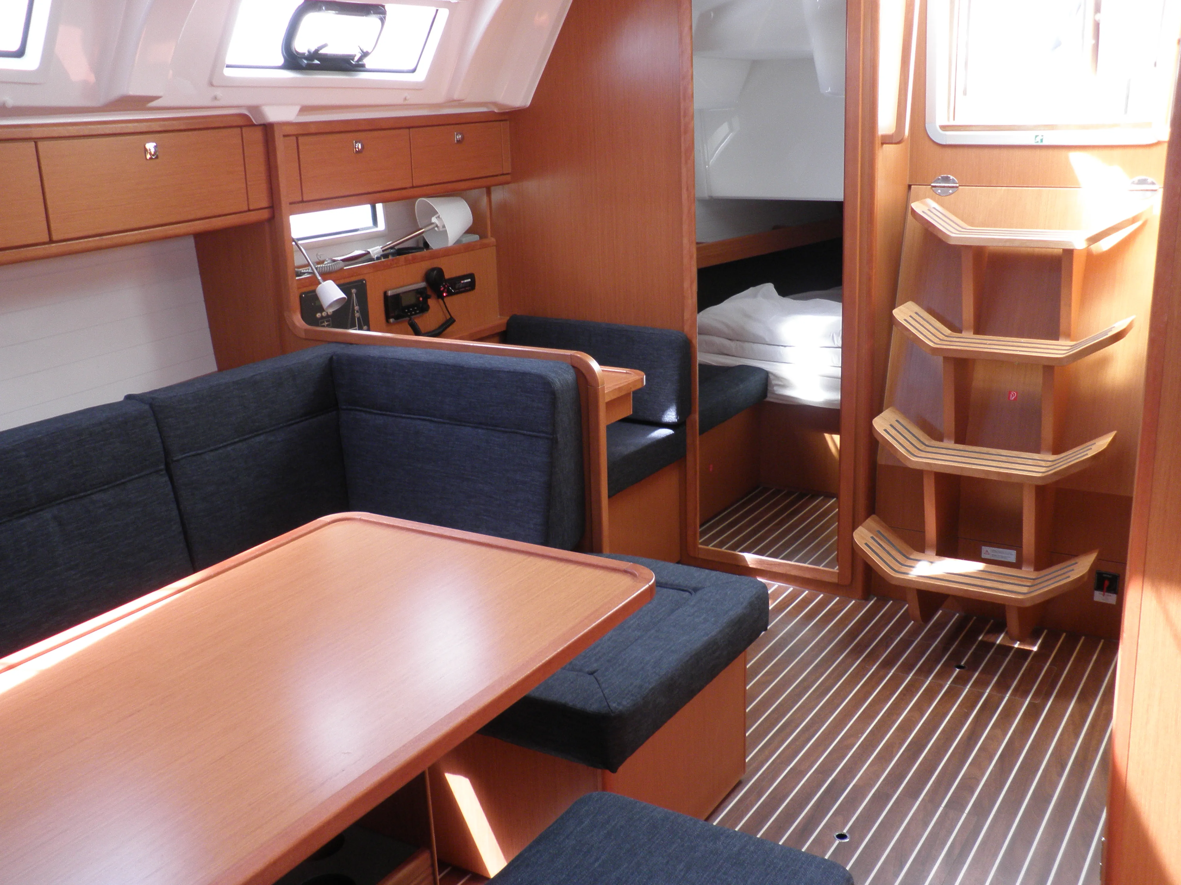 Bavaria Cruiser 41 TONKA — фотография яхты 2