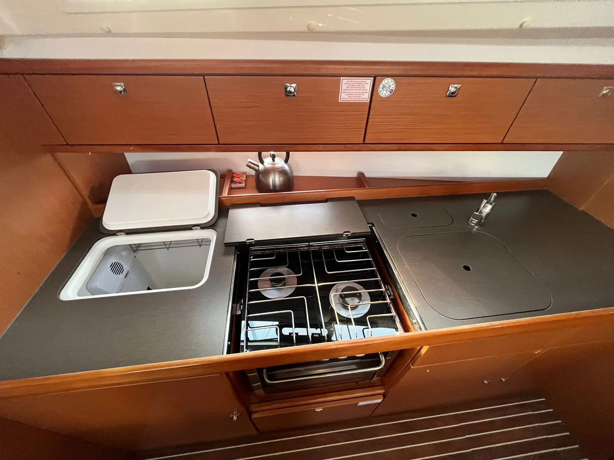 Bavaria Cruiser 41 TONKA — фотография яхты 4