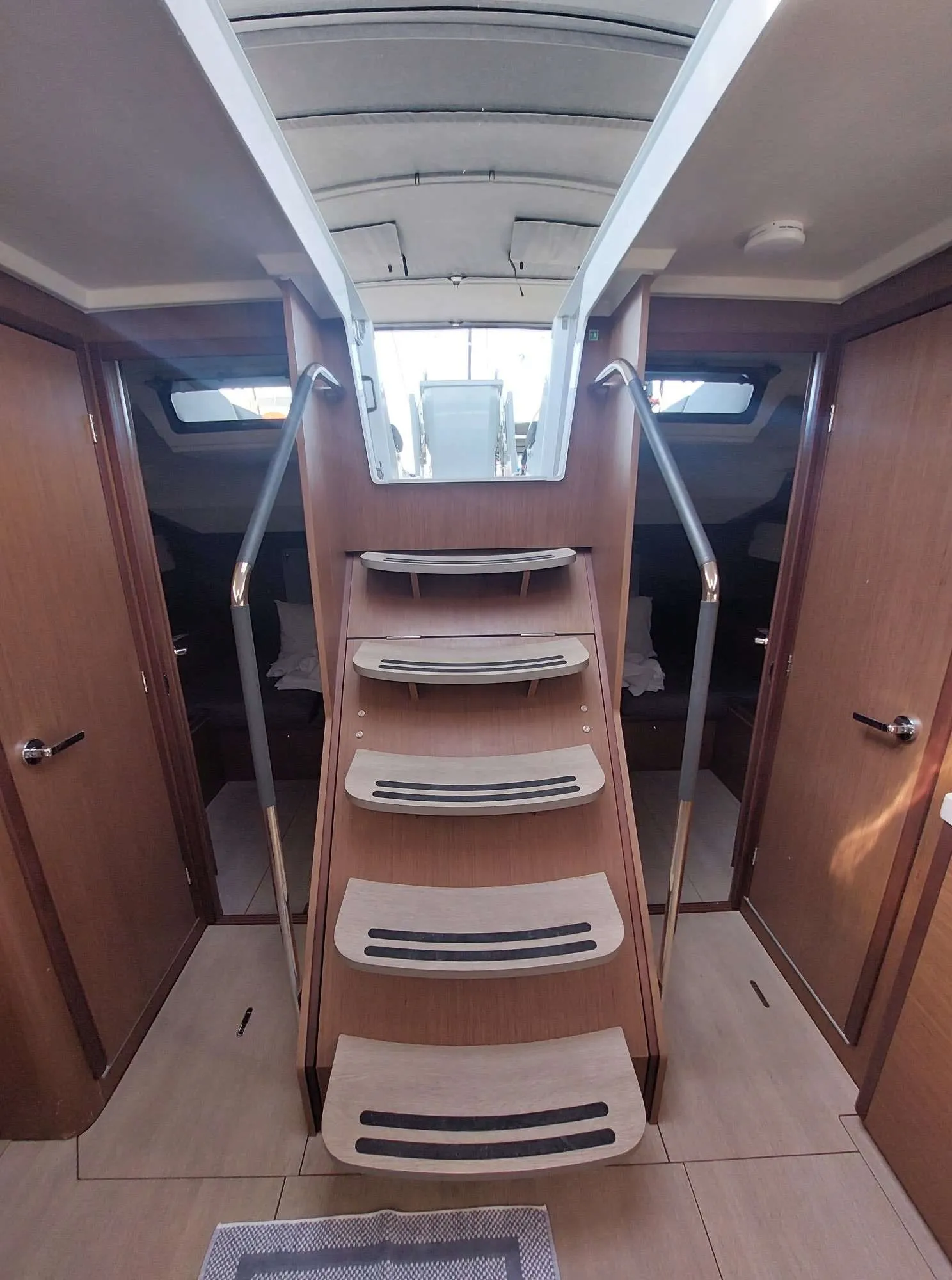Oceanis 51.1 — yacht photo 9