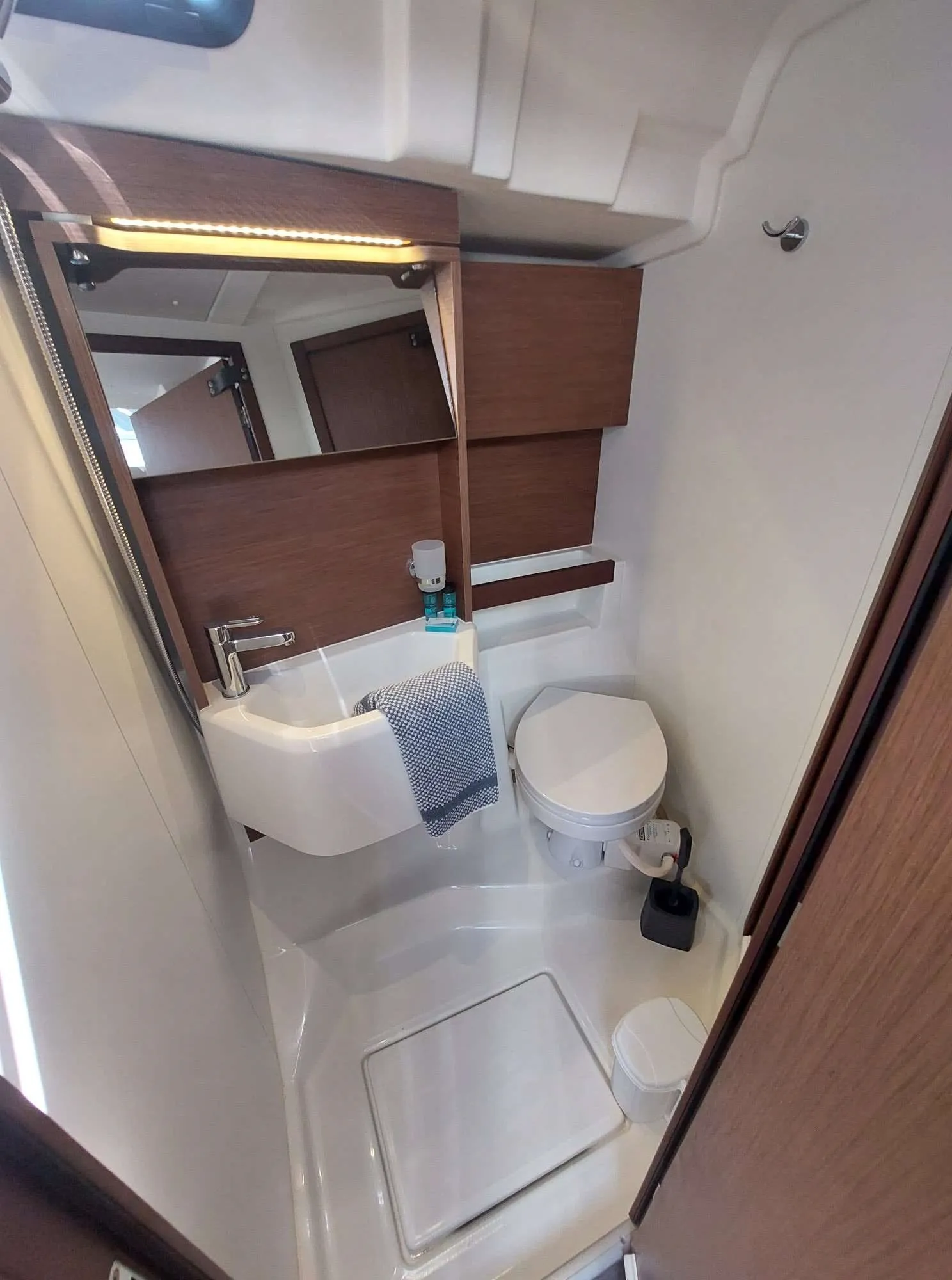 Oceanis 51.1 — yacht photo 6