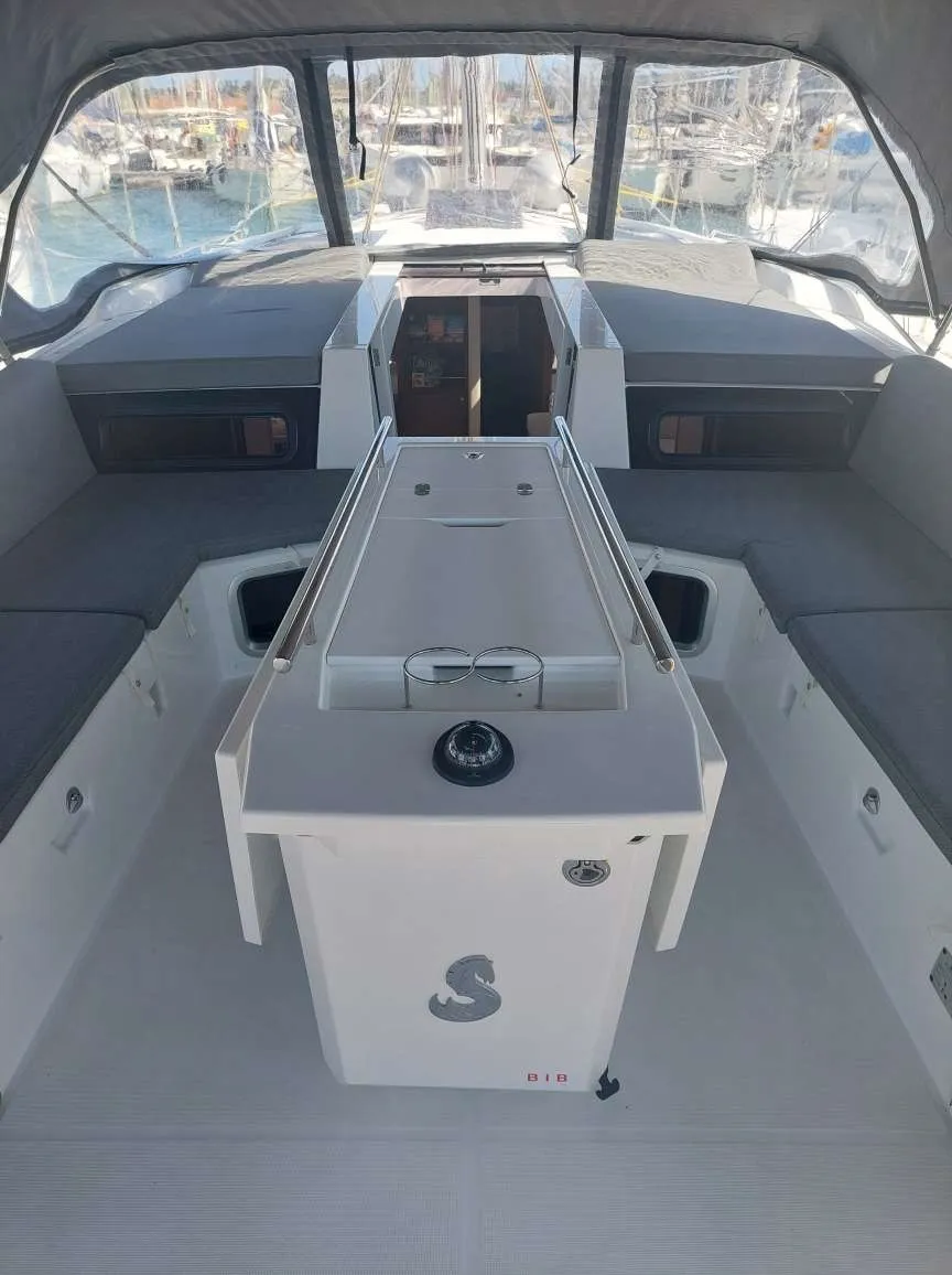 Oceanis 51.1 — yacht photo 13