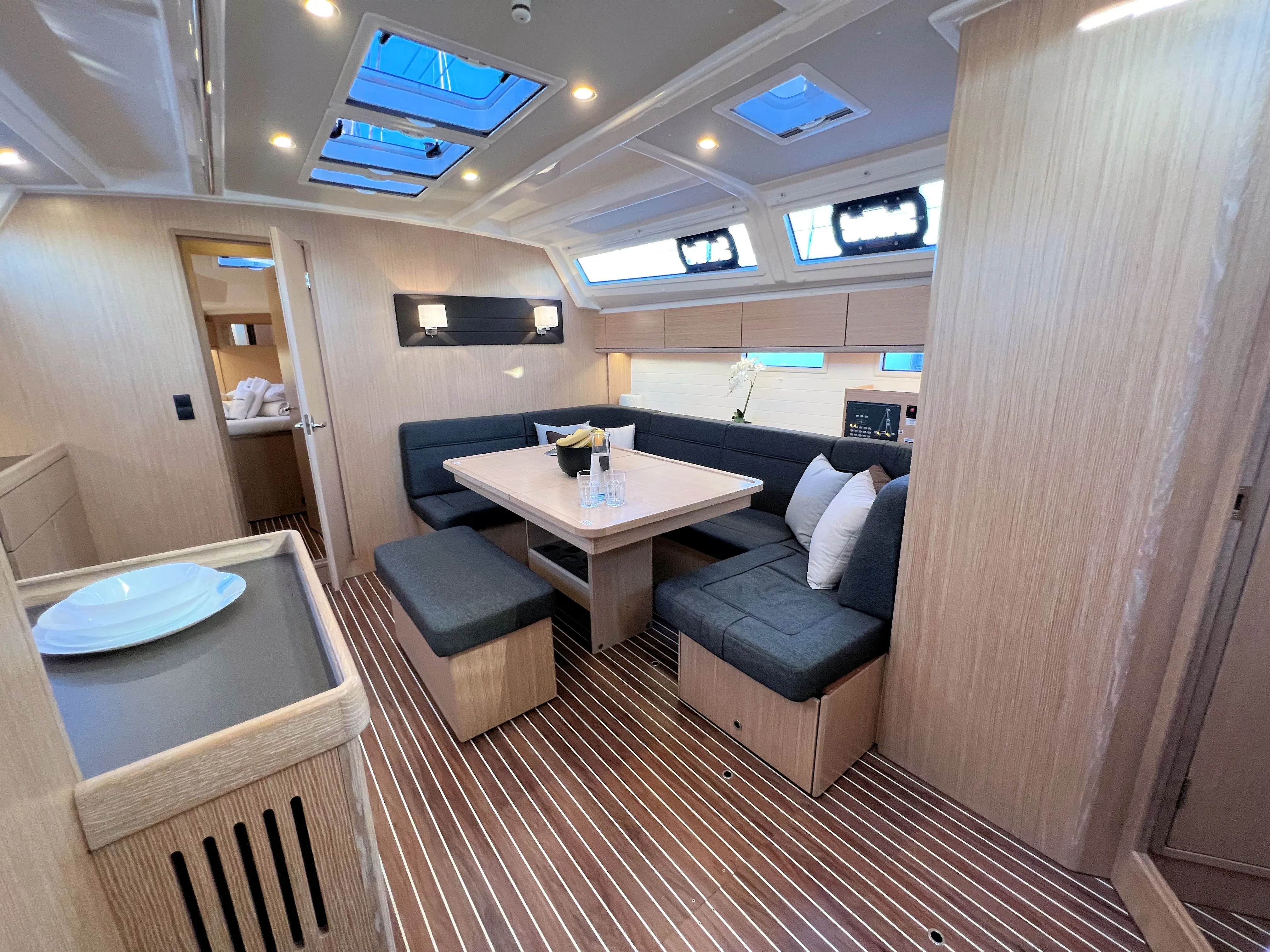 Bavaria Cruiser 46 Panda IV — фотография яхты 33