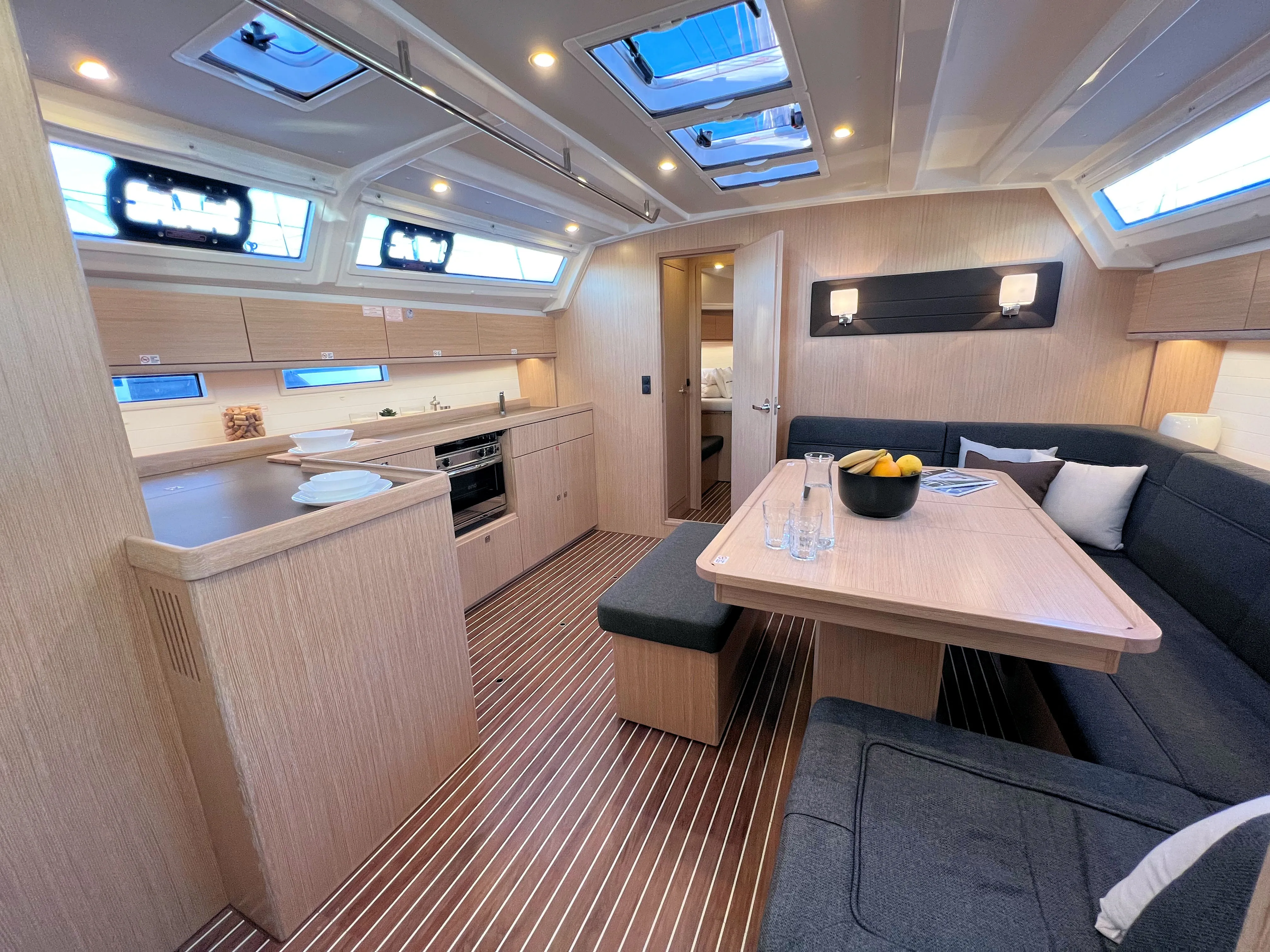 Bavaria Cruiser 46 Panda IV — фотография яхты 30