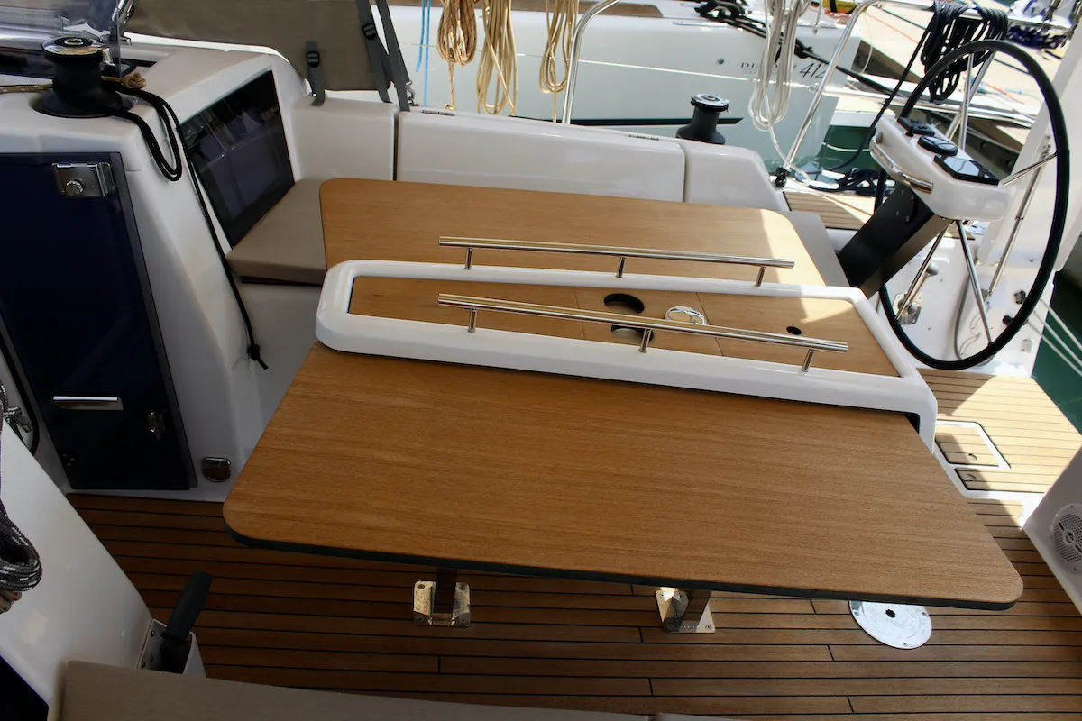 Dufour 360 Grand Large Zion — jahtikuva 14
