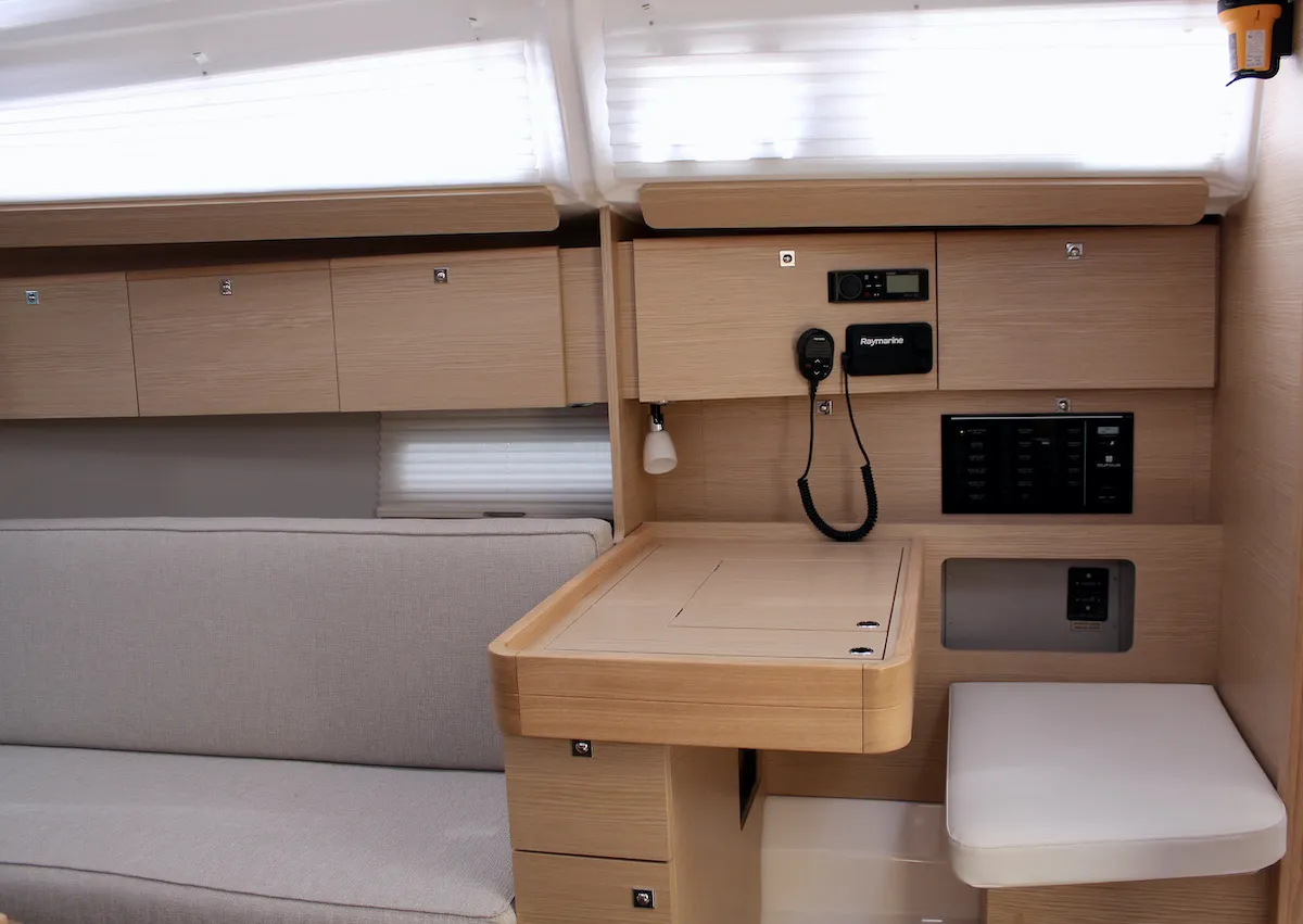 Dufour 360 Grand Large Zion — jahtikuva 4