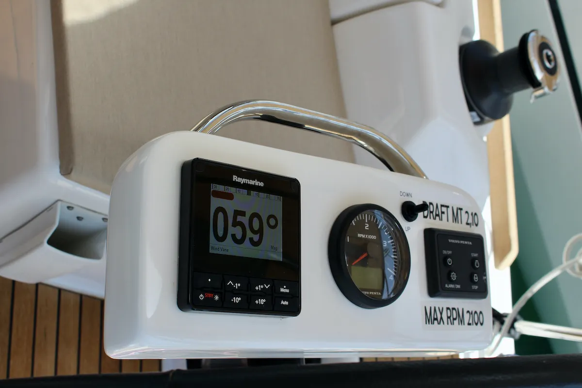 Dufour 360 Grand Large Zion — jahtikuva 12