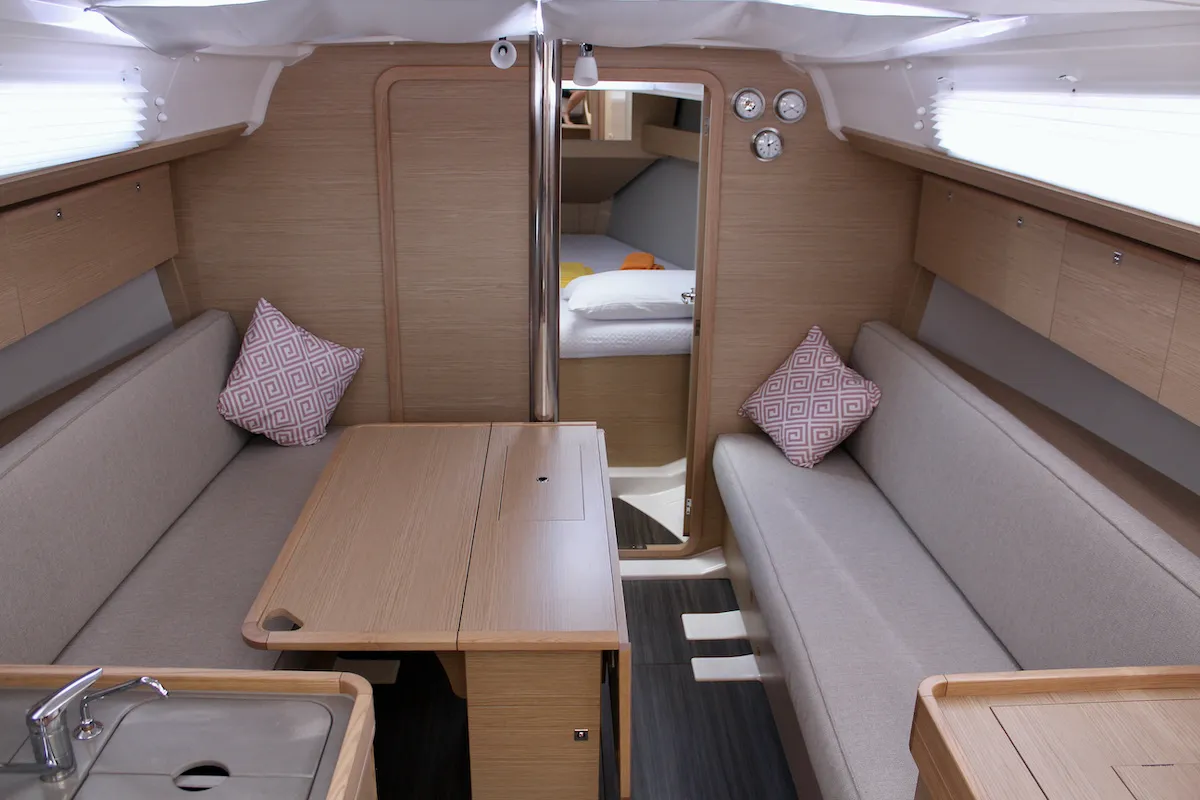 Dufour 360 Grand Large Zion — jahtikuva 8