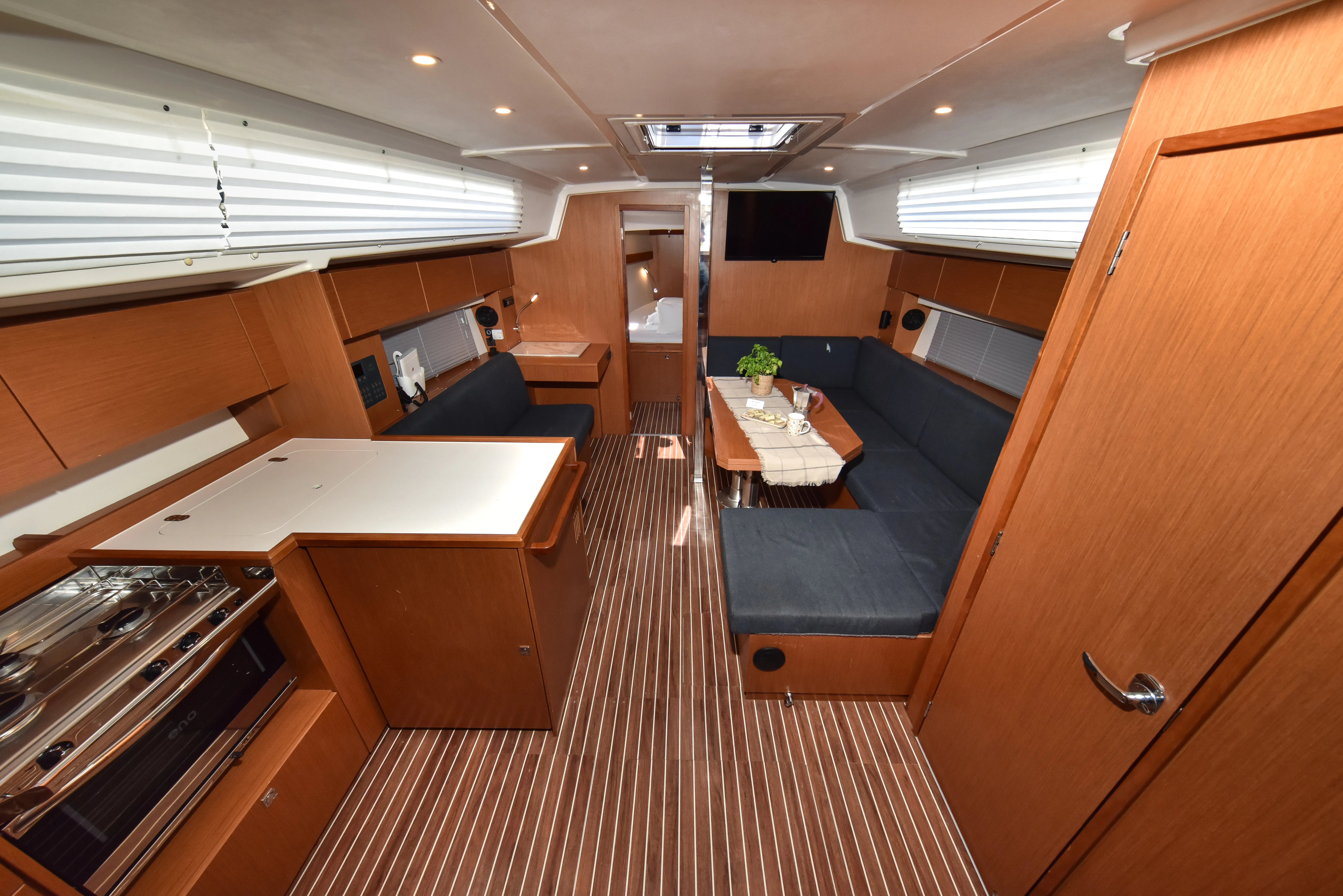 Bavaria C42 Bella — фотография яхты 13