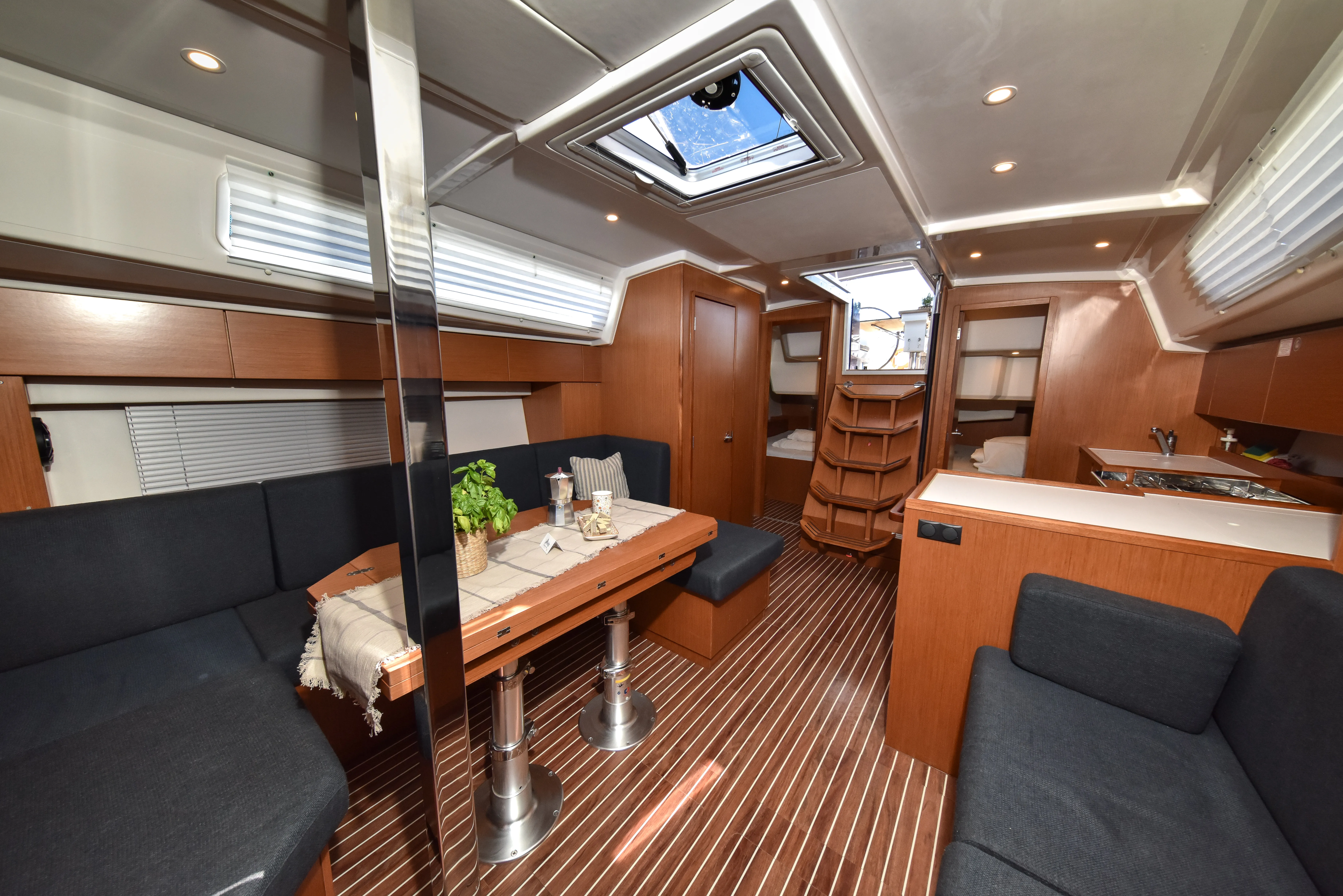 Bavaria C42 Bella — фотография яхты 48