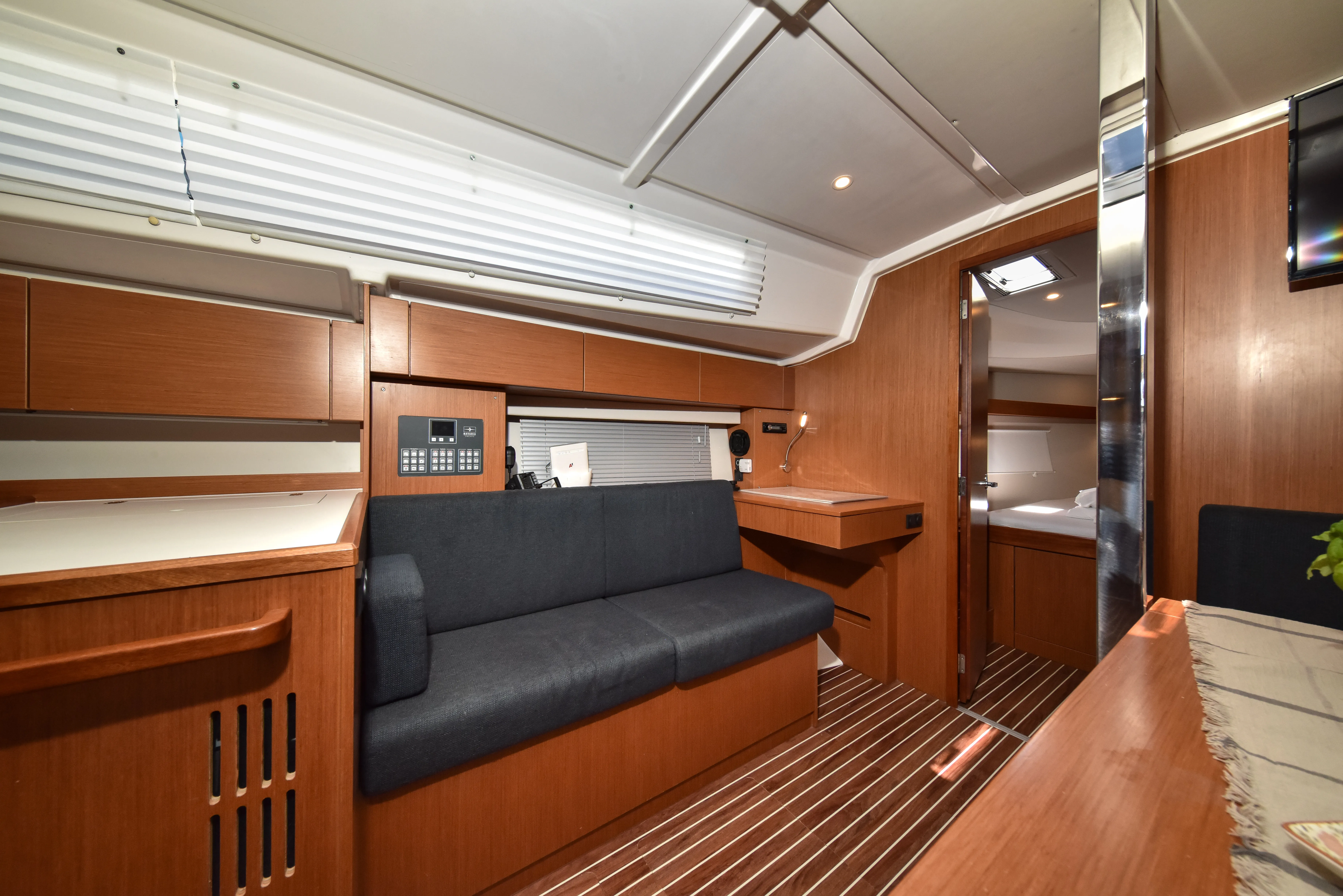 Bavaria C42 Bella — фотография яхты 18