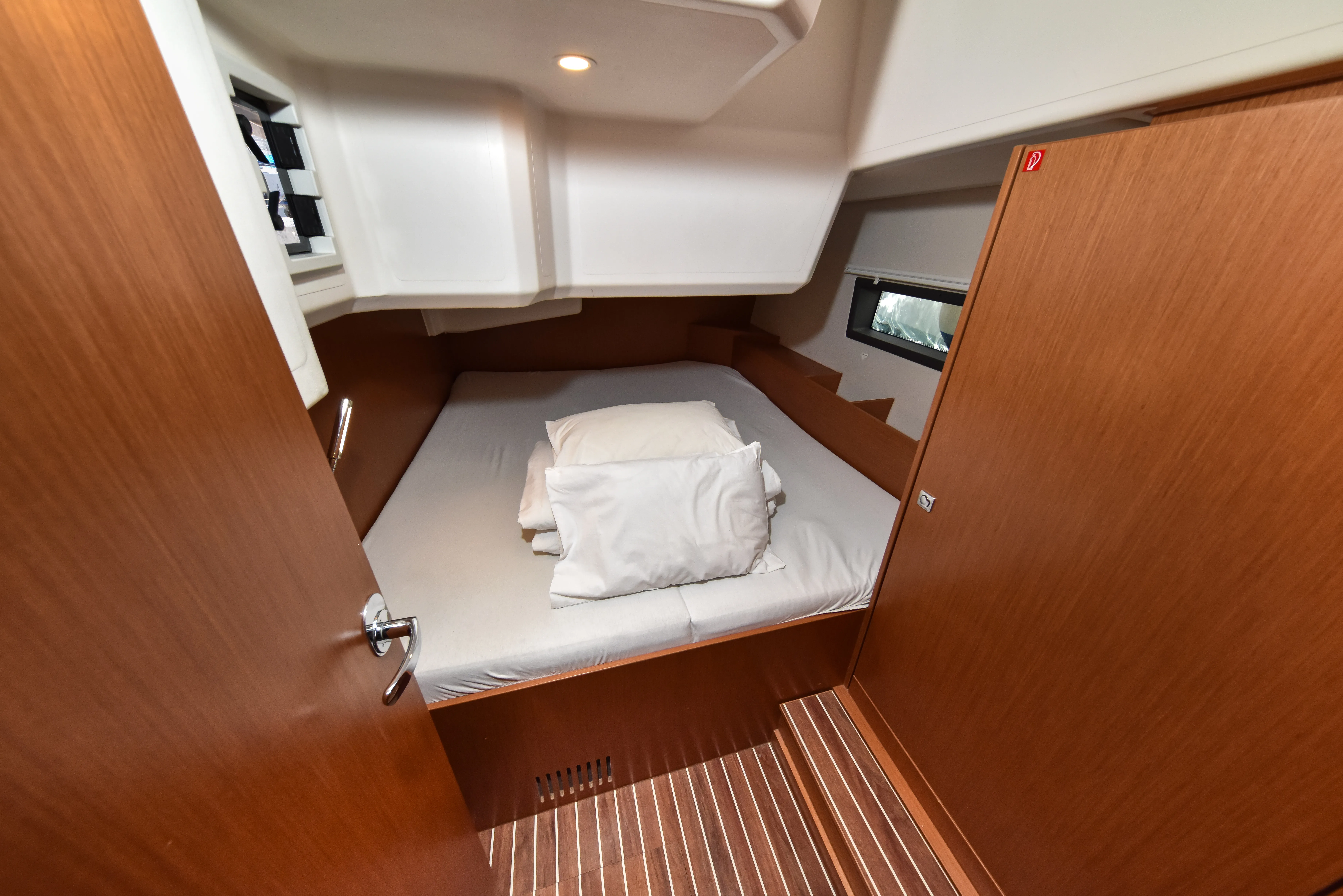 Bavaria C42 Bella — фотография яхты 8