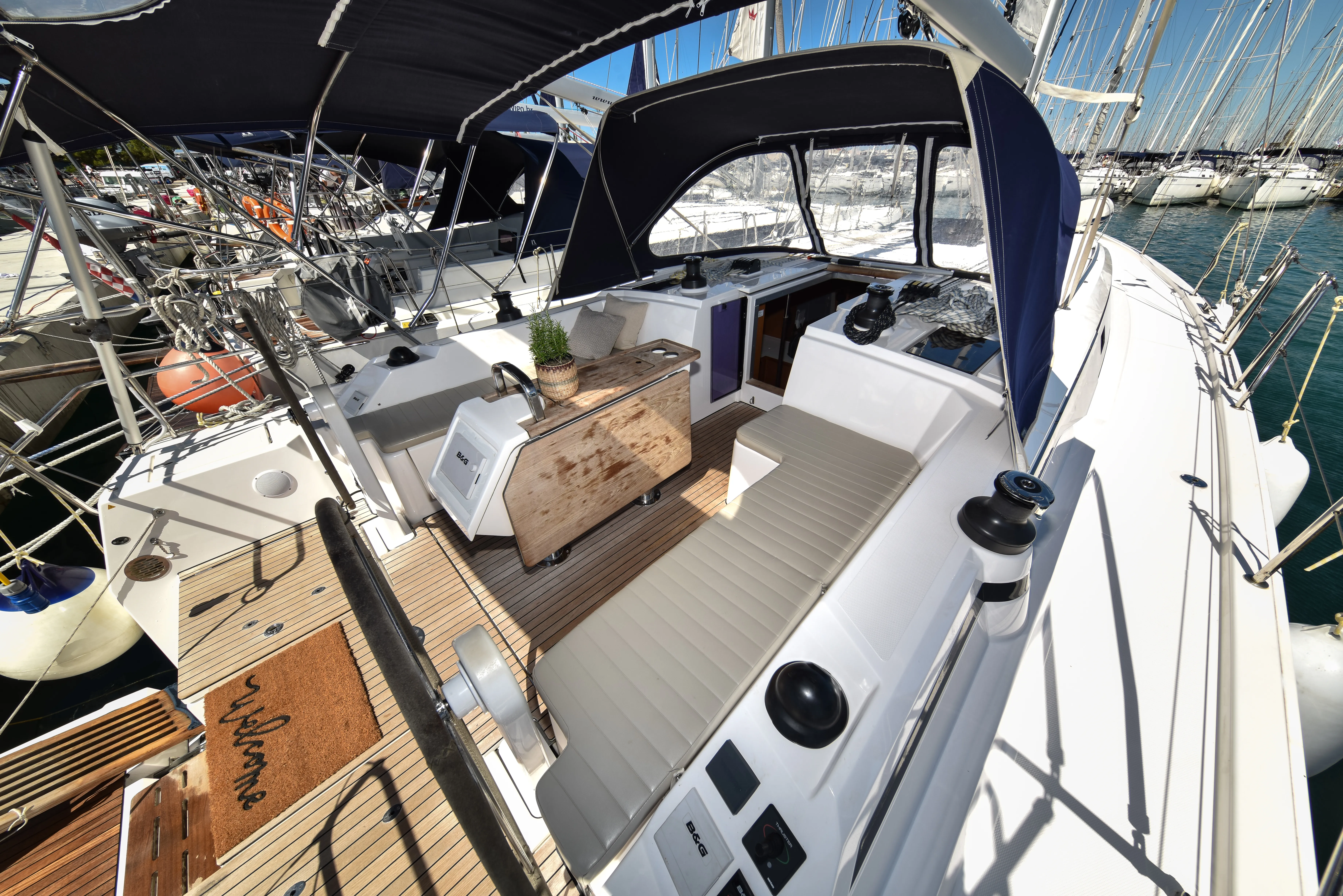 Bavaria C42 Bella — фотография яхты 24