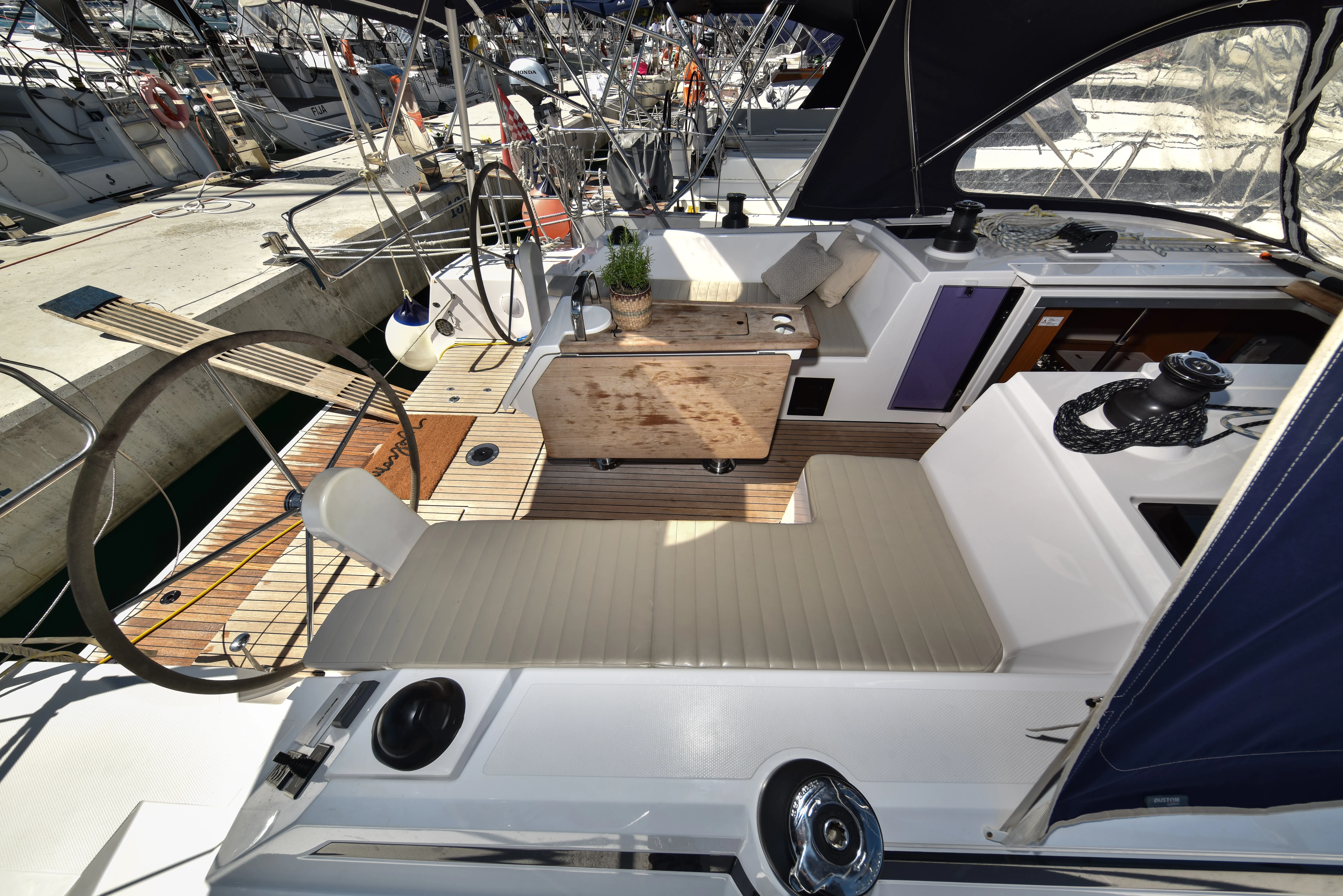 Bavaria C42 Bella — фотография яхты 29