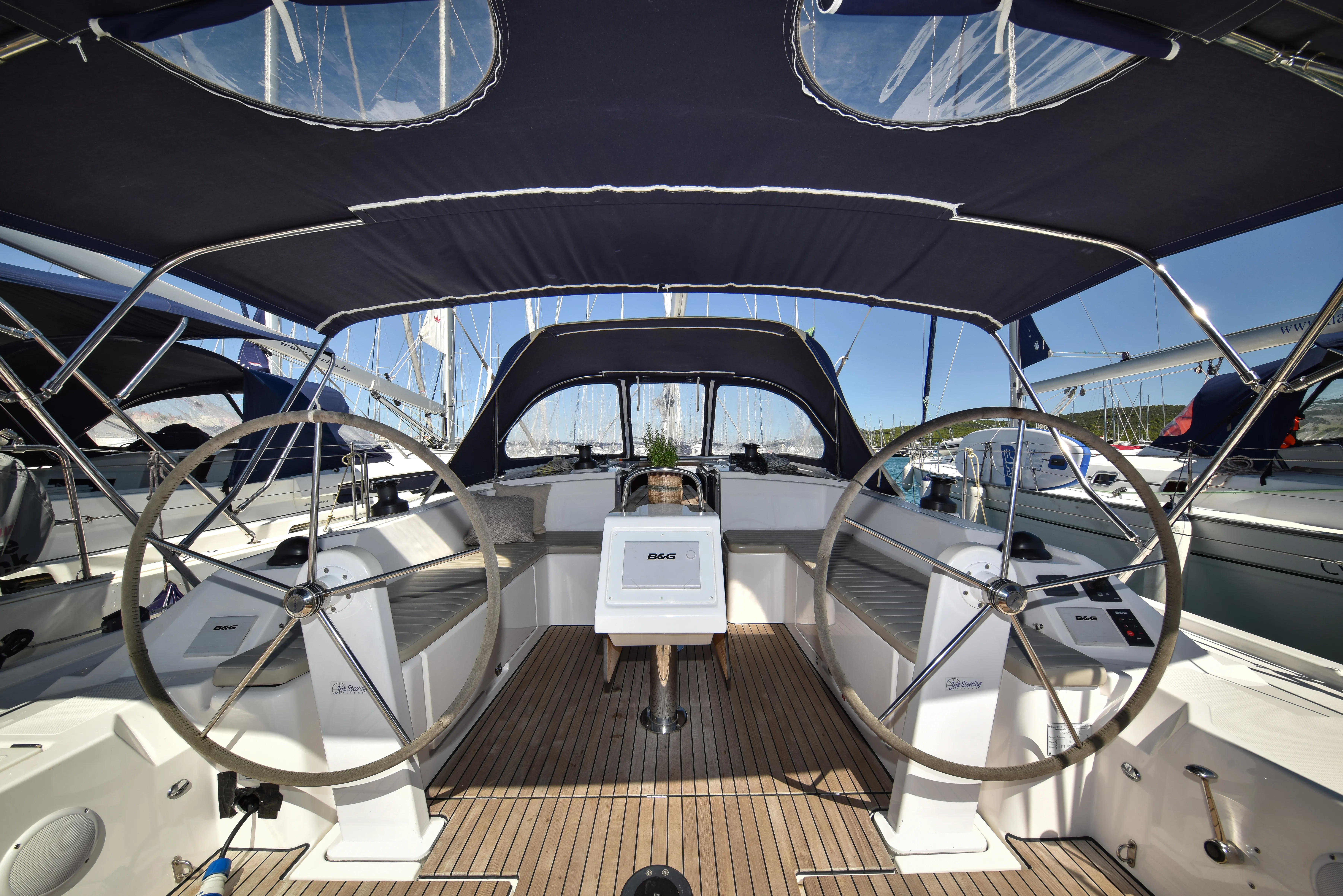 Bavaria C42 Bella — фотография яхты 43