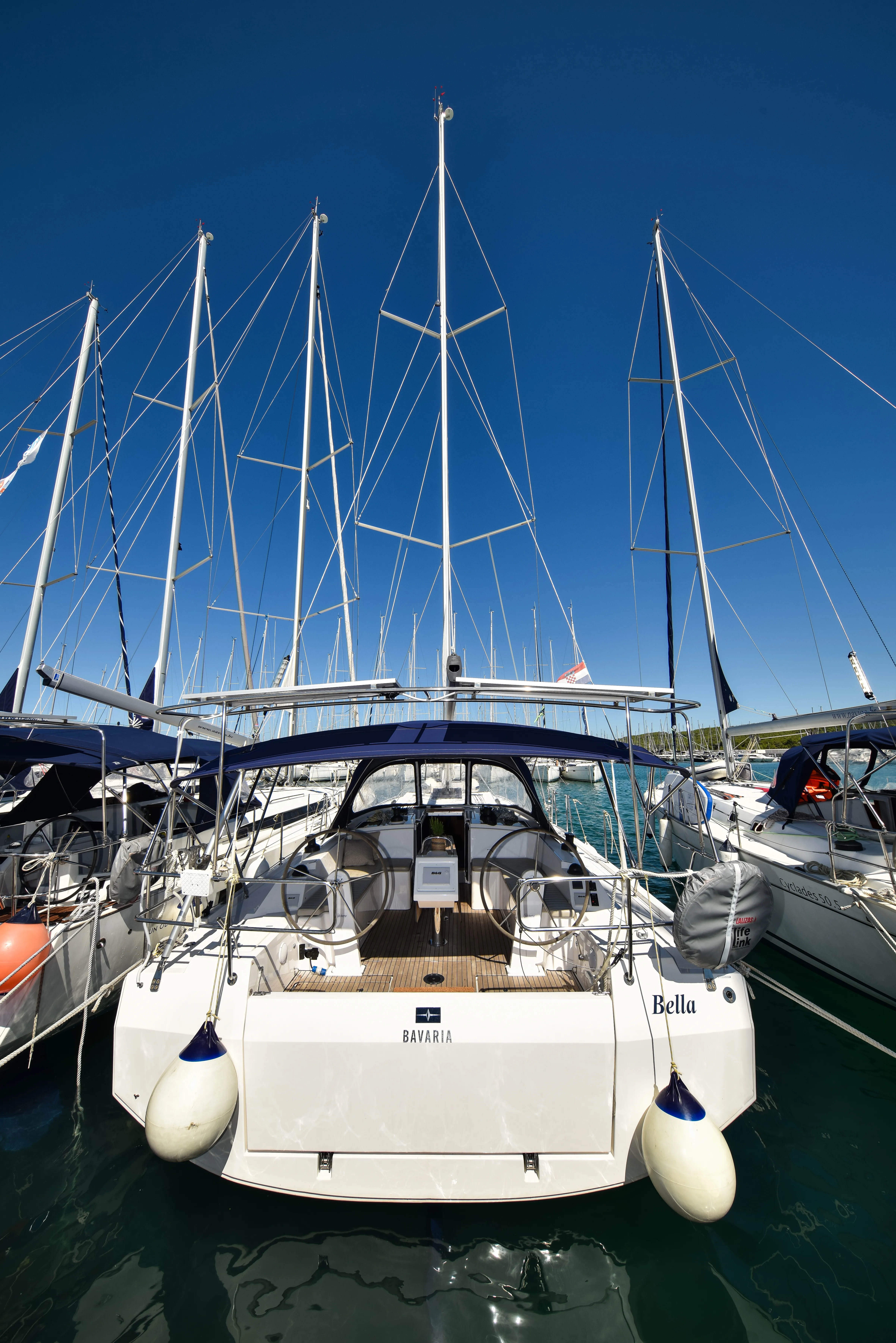 Bavaria C42 Bella — фотография яхты 3