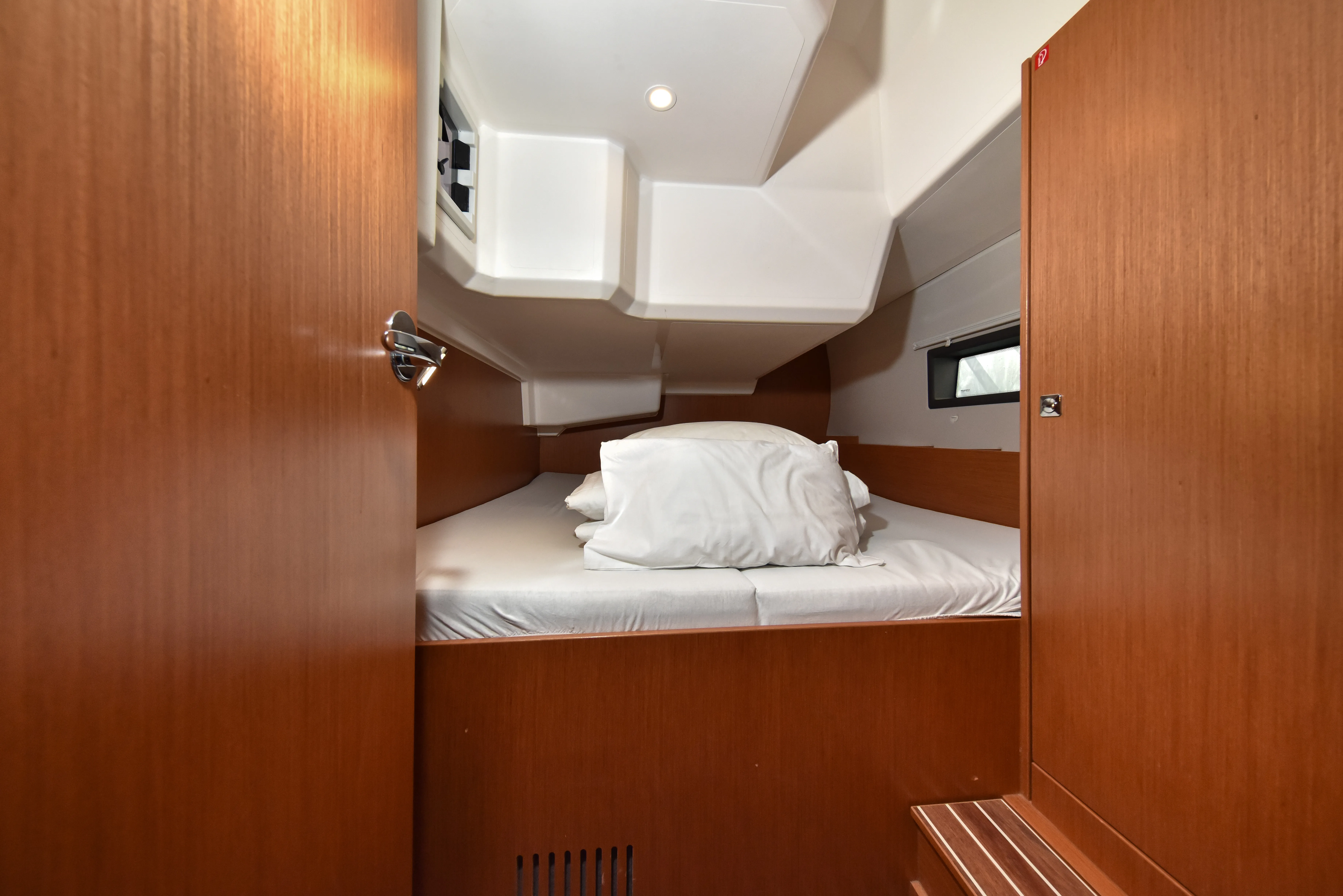 Bavaria C42 Bella — фотография яхты 39