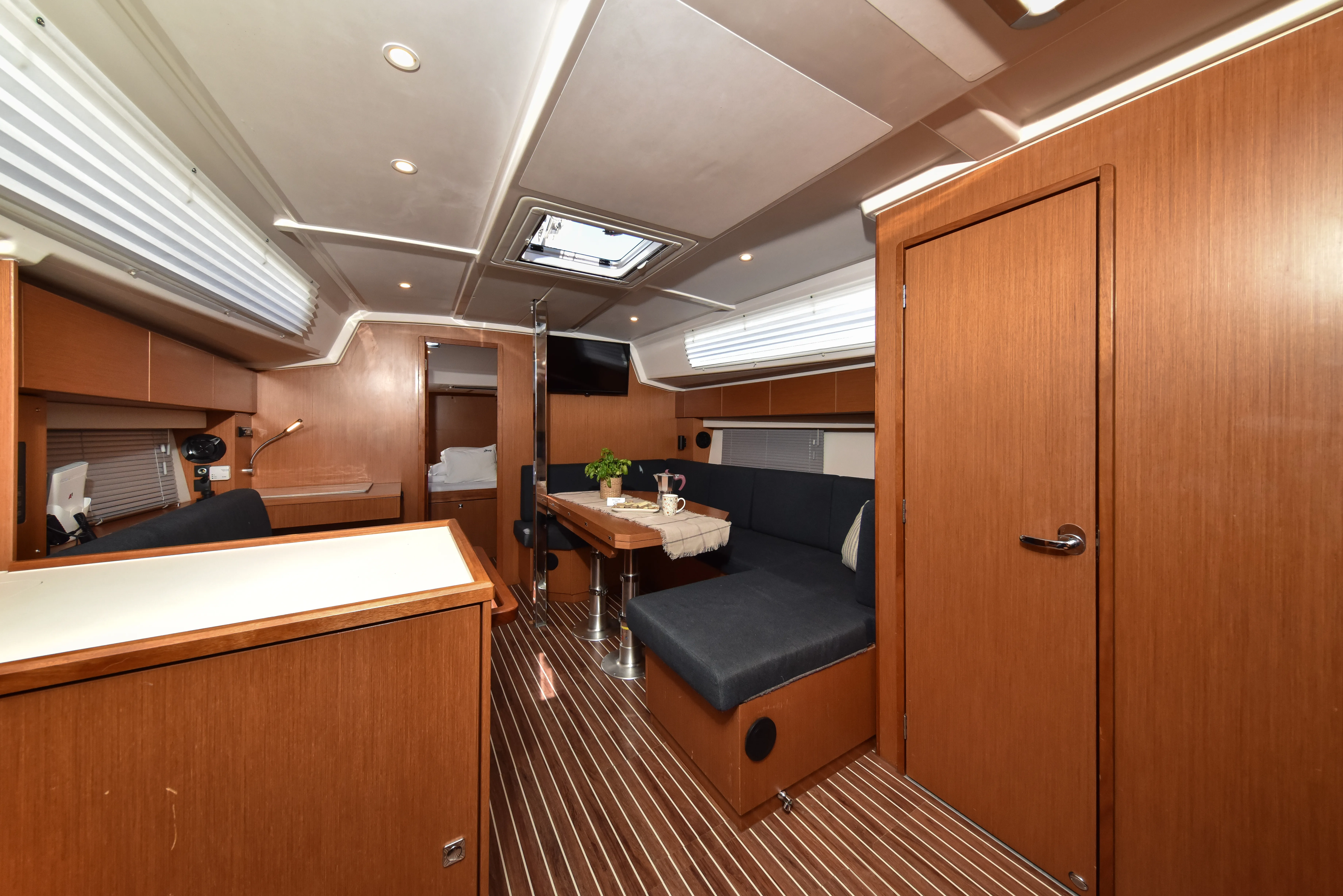 Bavaria C42 Bella — фотография яхты 4