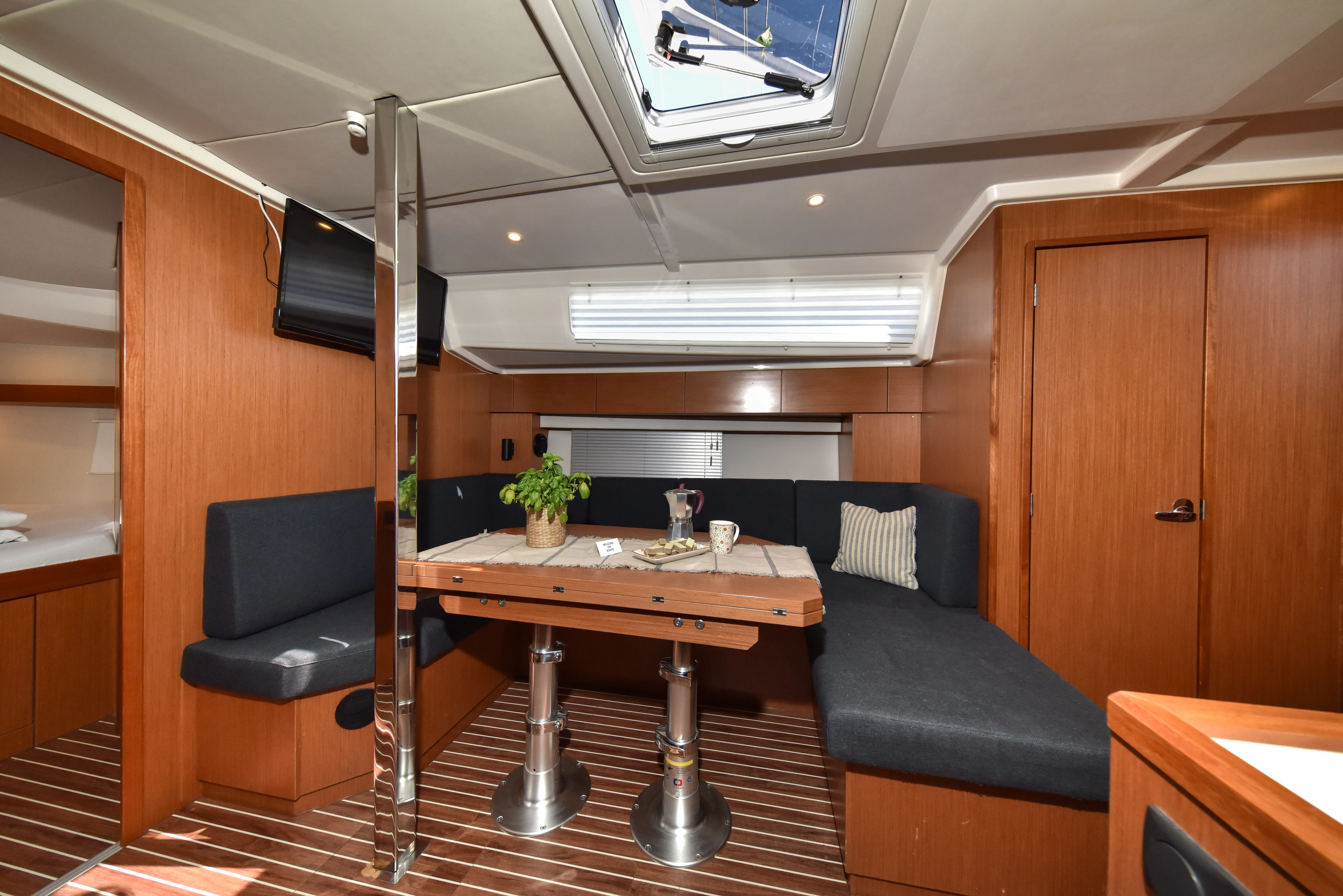 Bavaria C42 Bella — фотография яхты 31