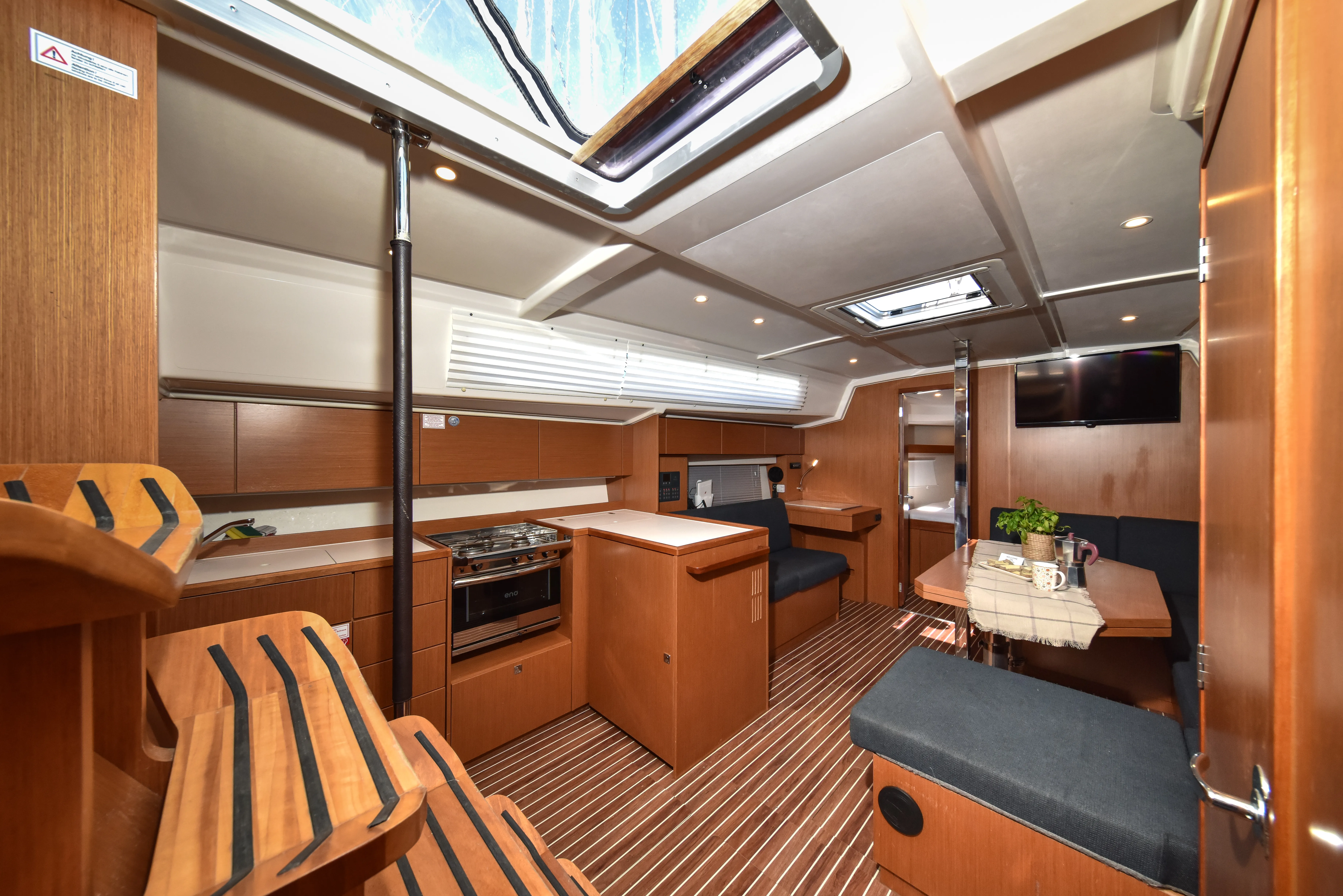 Bavaria C42 Bella — фотография яхты 23