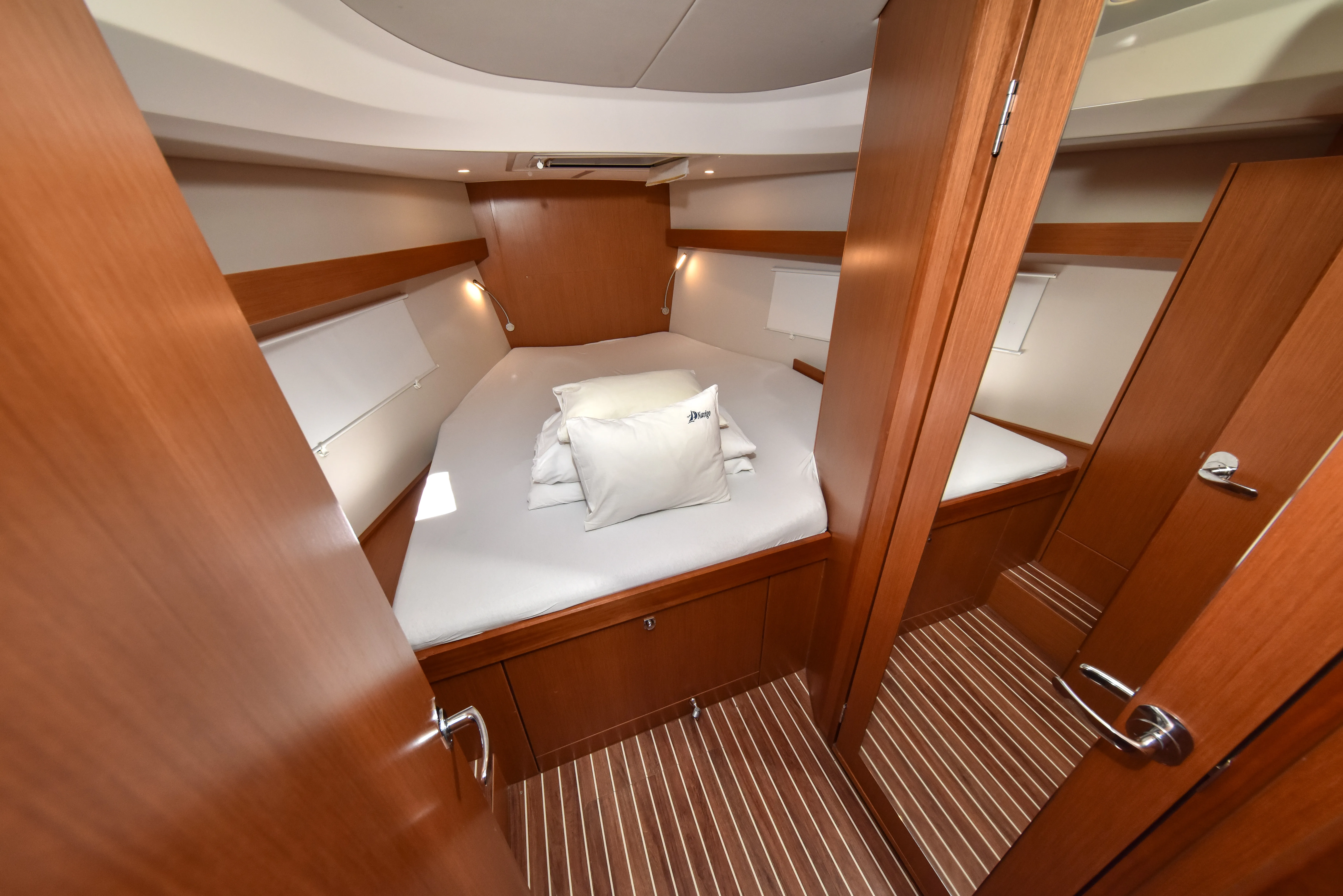Bavaria C42 Bella — фотография яхты 44