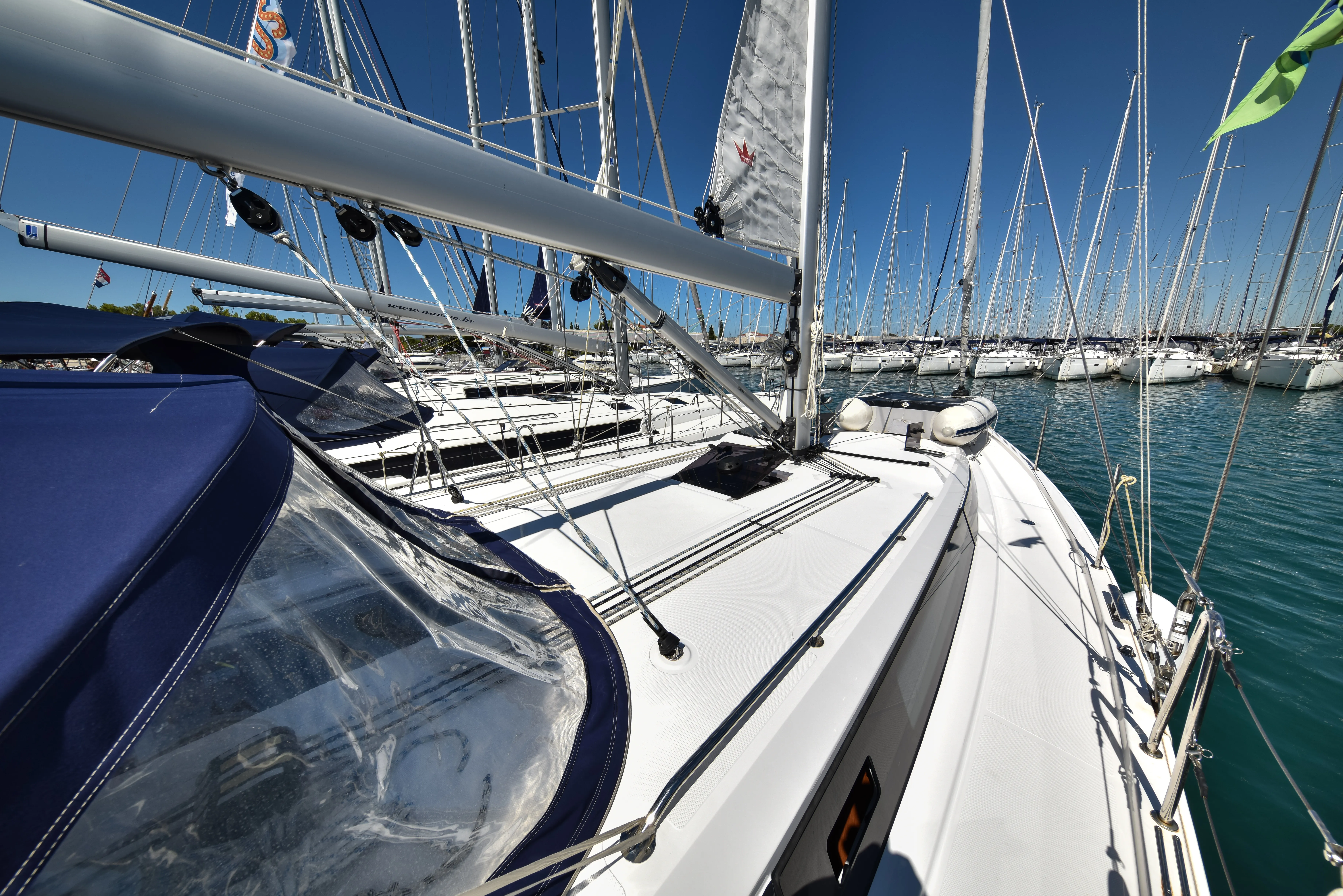 Bavaria C42 Bella — фотография яхты 9