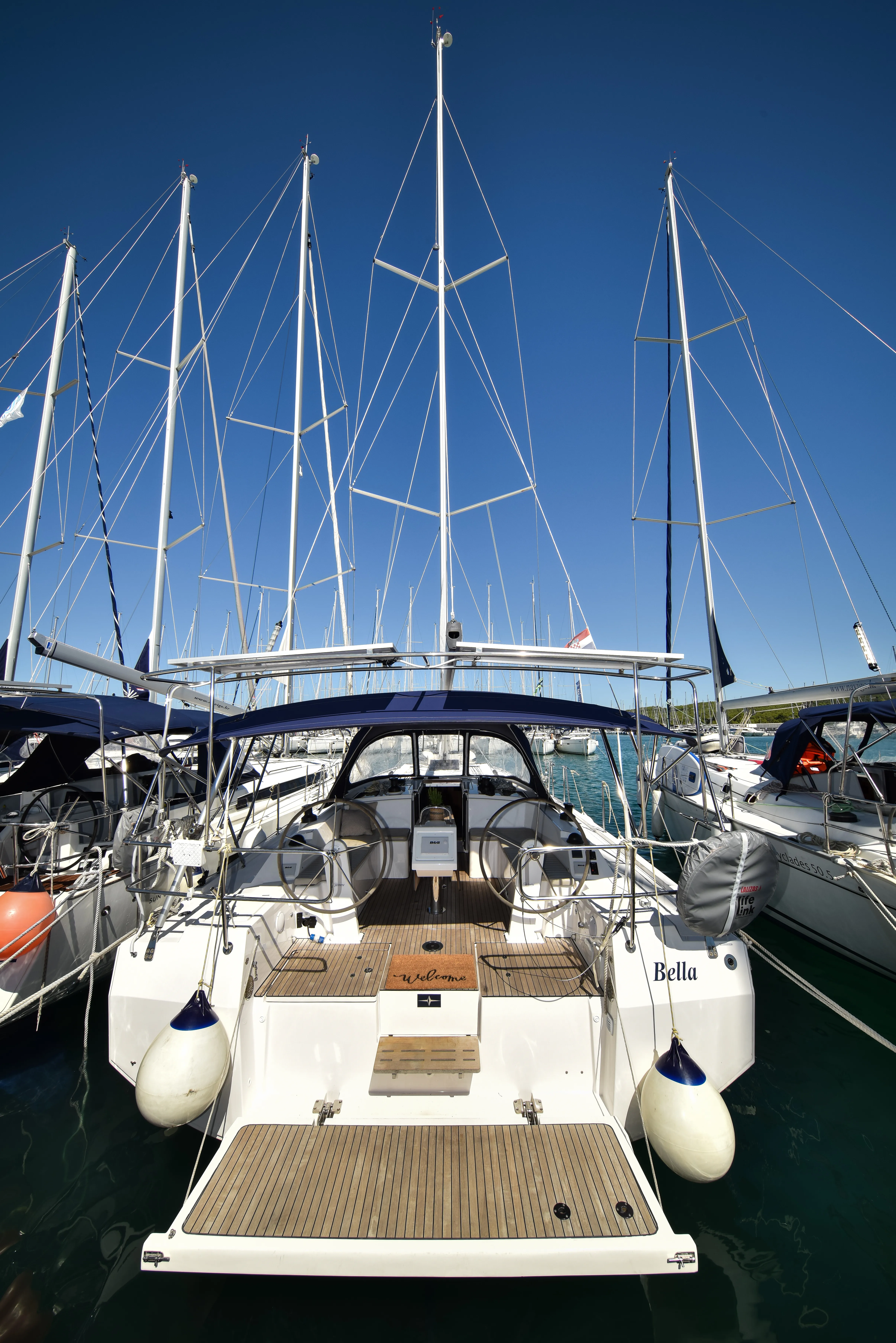 Bavaria C42 Bella — фотография яхты 10