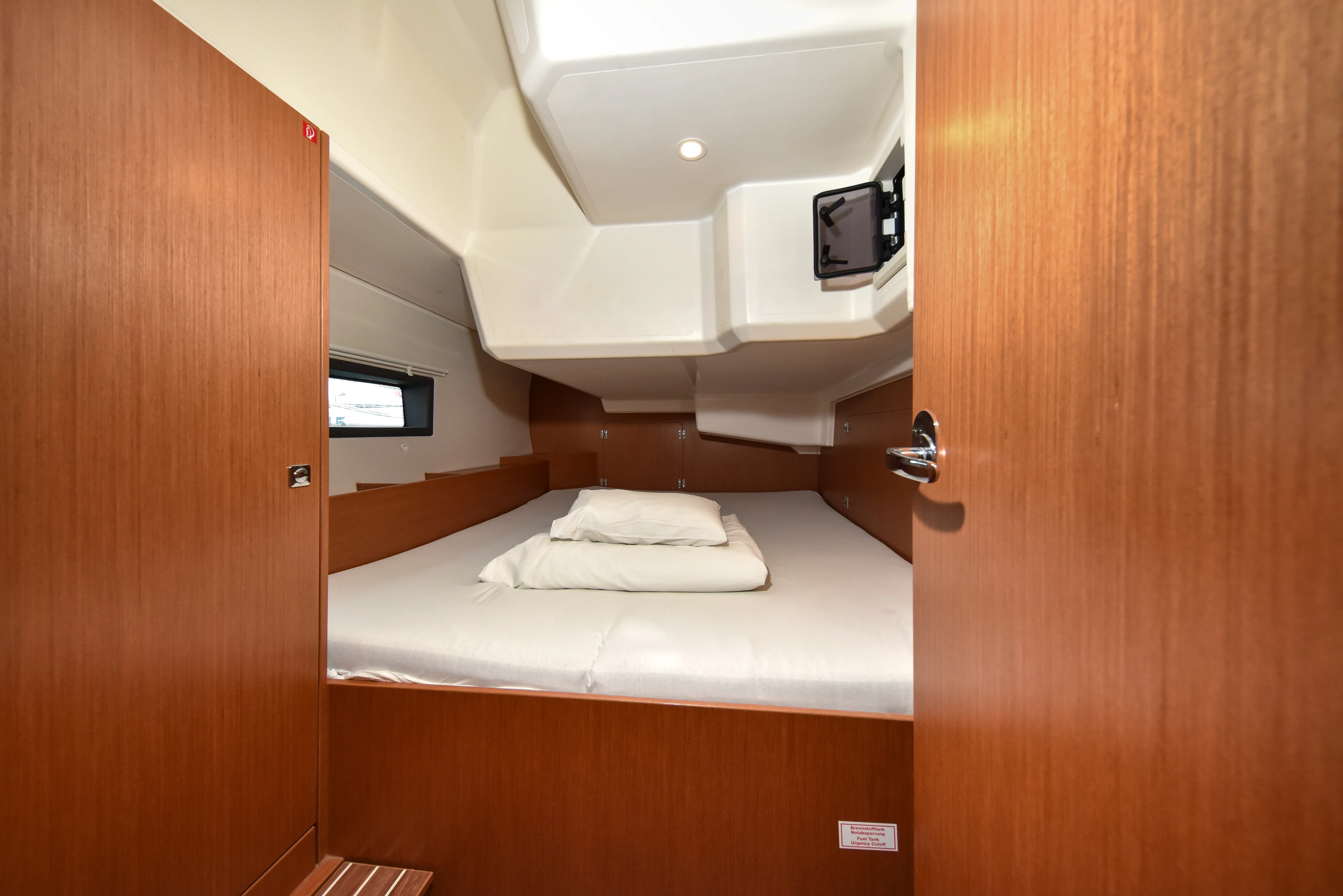 Bavaria C42 Bella — фотография яхты 20