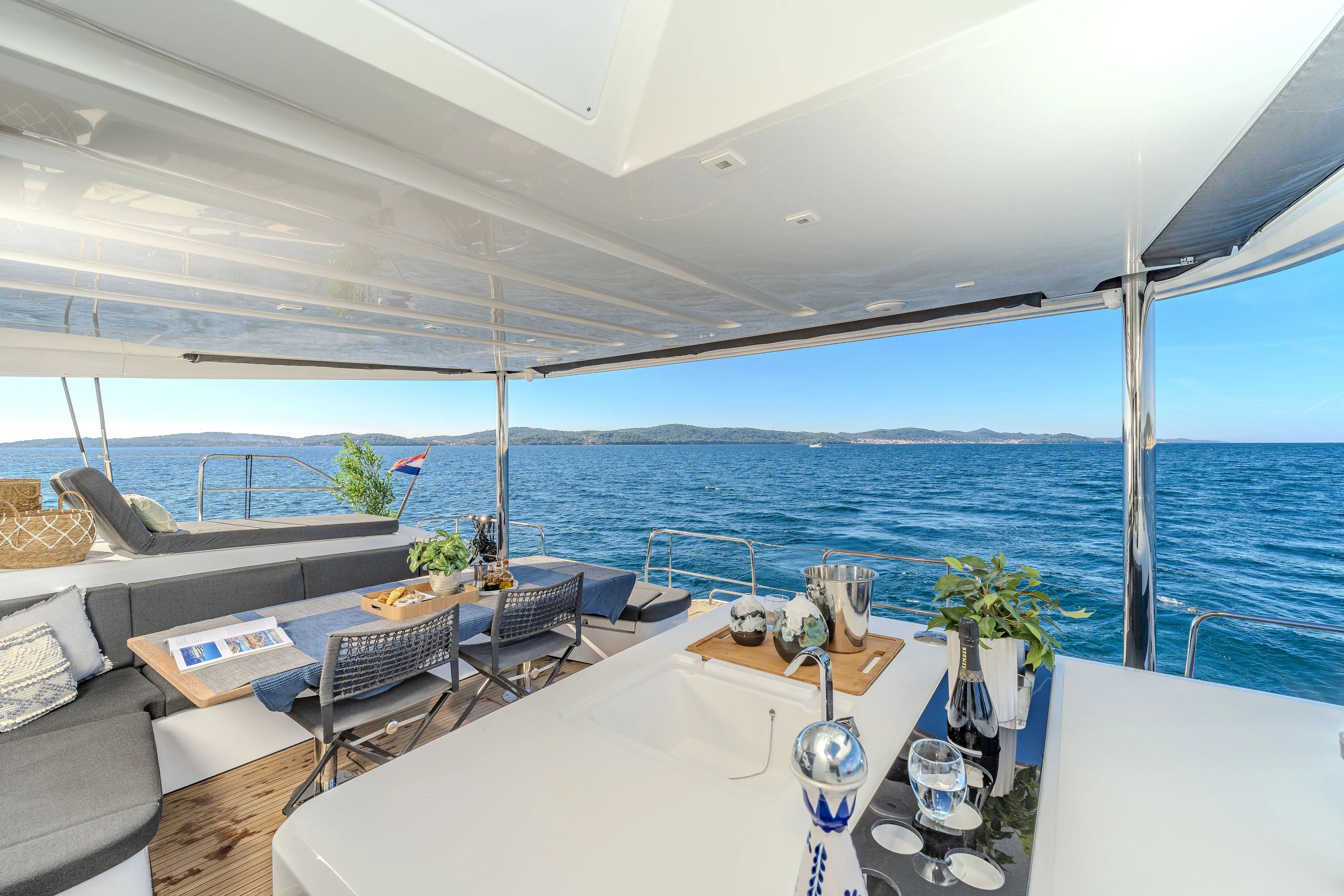 Lagoon 55 BLACK CAVIAR — jahifoto 2