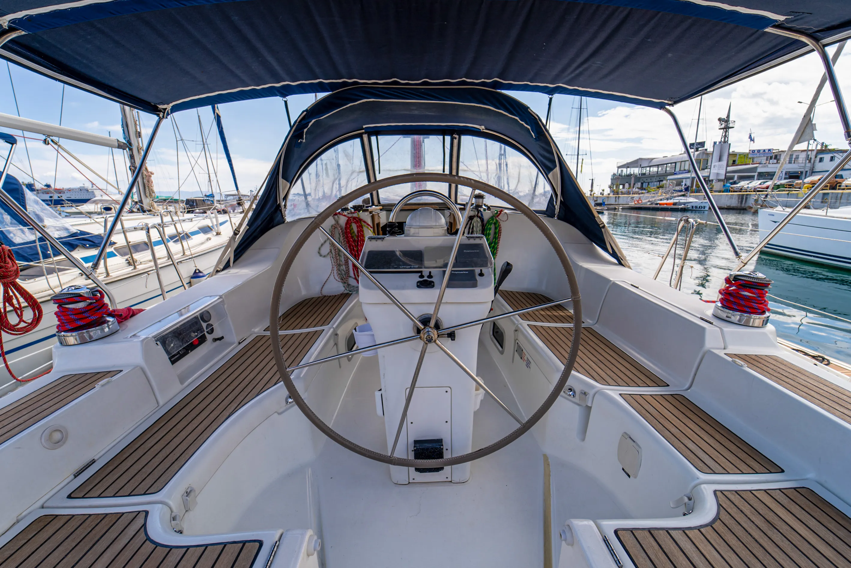Oceanis 393 Aeolian Too (Solar, heating, Plotter) — yachtbilde 2